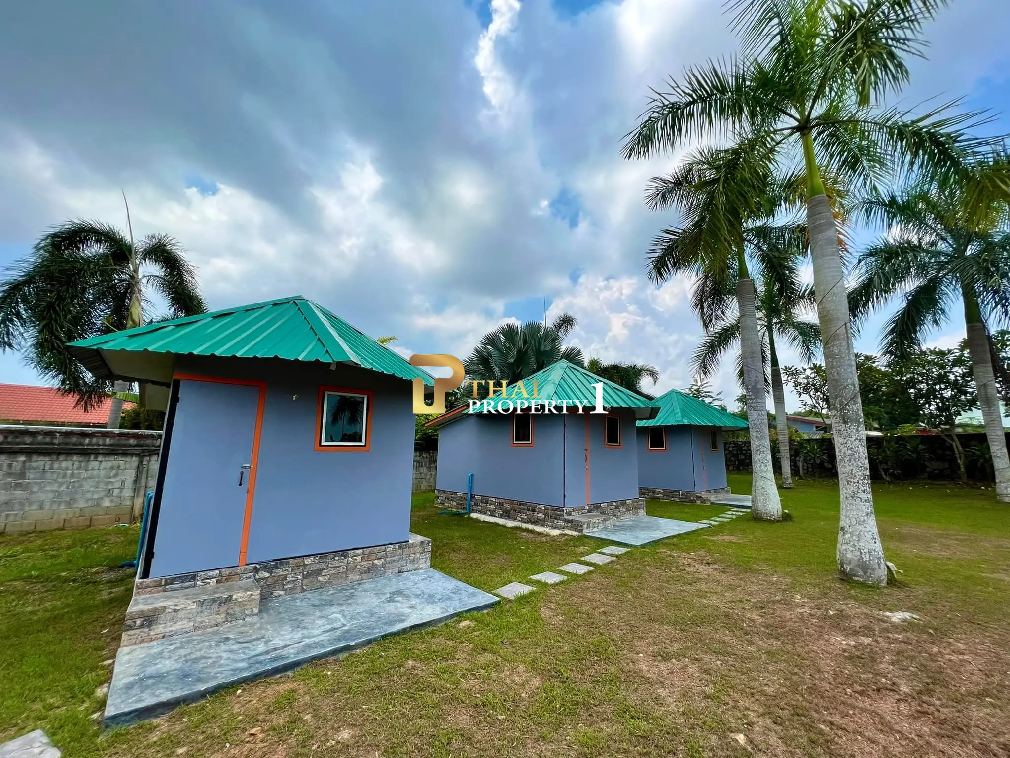 3 Rai Garden House for Sale in Bangsaray with Private Pool and Bungalow