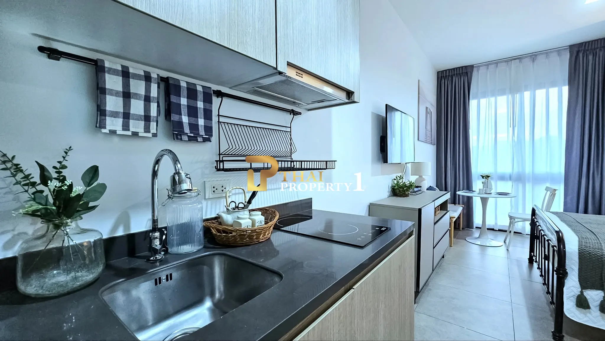 Partial Seaview Studio Condo for Sale Unixx South Pattaya - Foreign Name