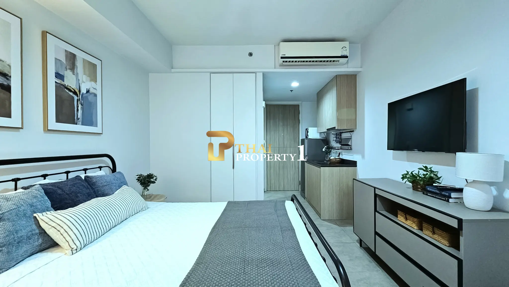 Partial Seaview Studio Condo for Sale Unixx South Pattaya - Foreign Name