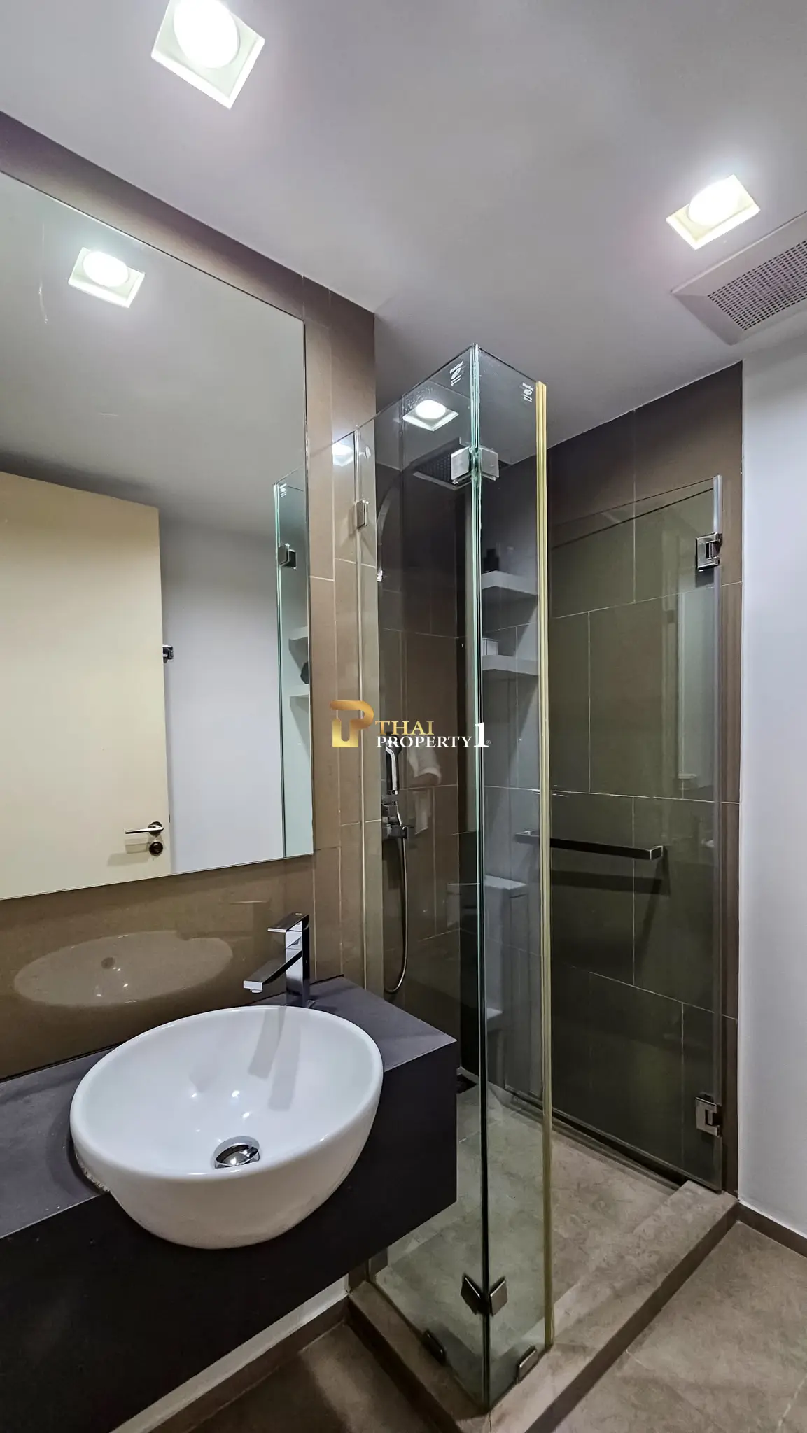 Partial Seaview Studio Condo for Sale Unixx South Pattaya - Foreign Name