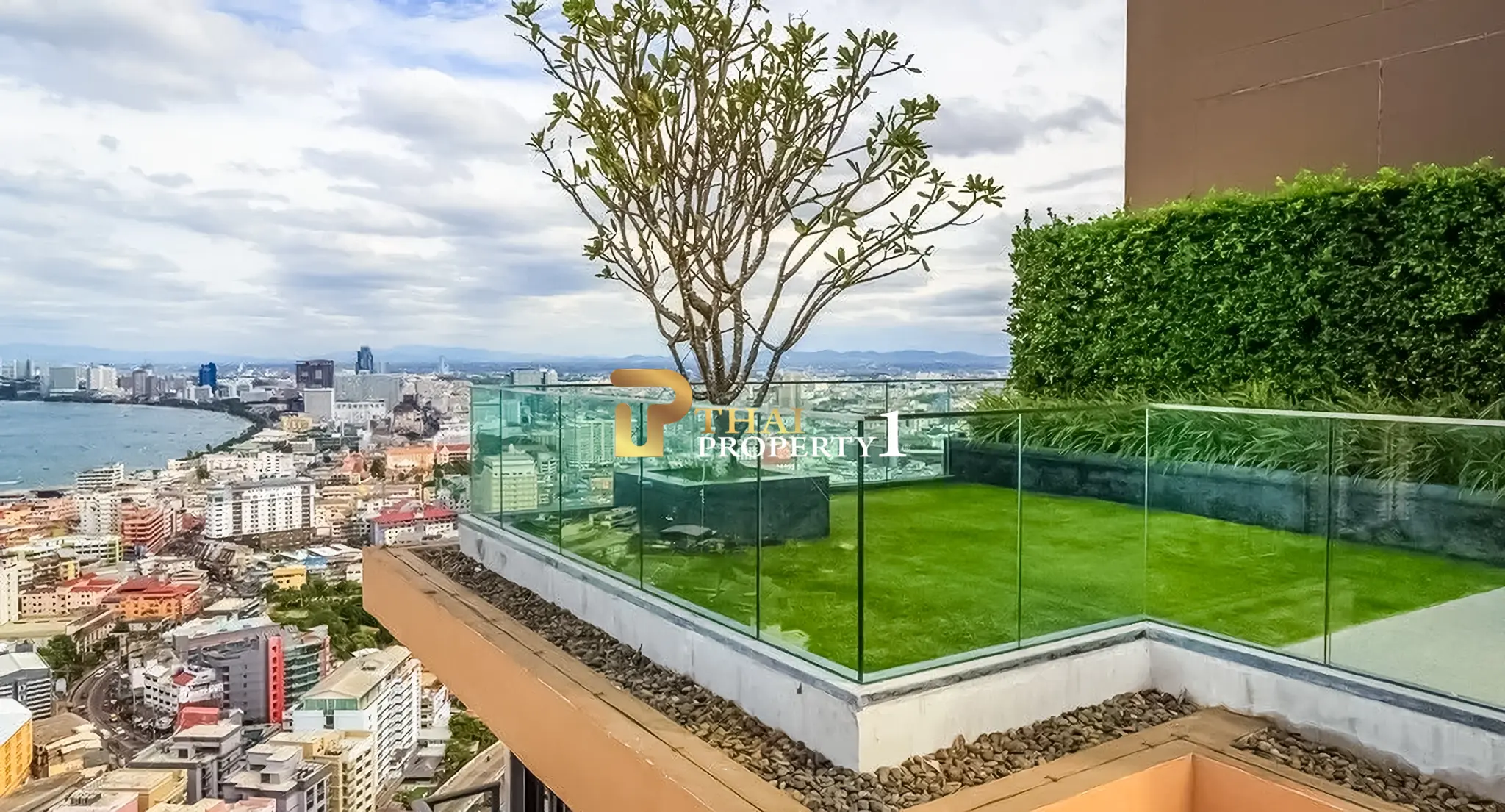 Partial Seaview Studio Condo for Sale Unixx South Pattaya - Foreign Name