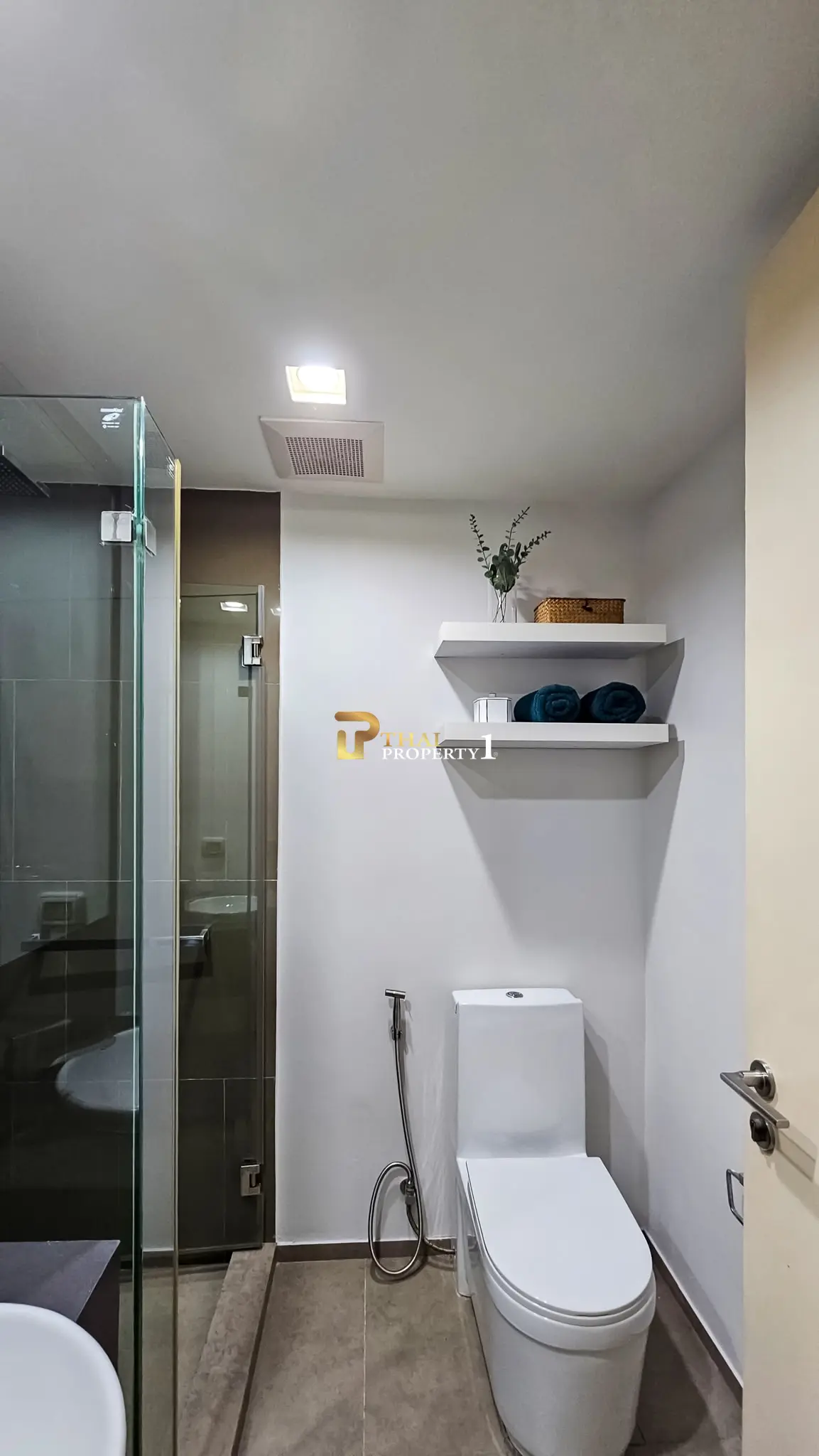 Partial Seaview Studio Condo for Sale Unixx South Pattaya - Foreign Name
