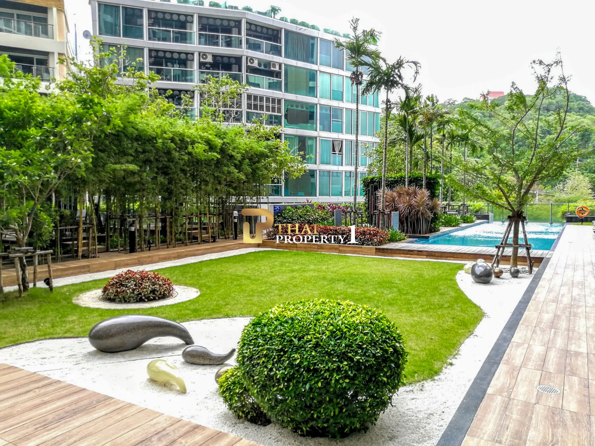 Condo for Sale – Unixx South Pattaya High-Floor Studio Sea & Mountain Views Fully Furnished