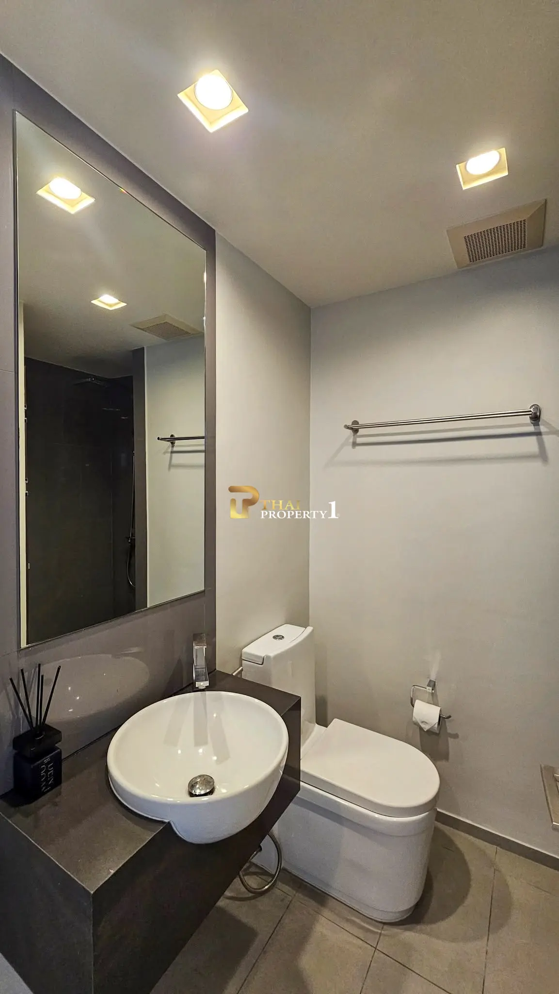 Condo for Sale – Unixx South Pattaya High-Floor Studio Sea & Mountain Views Fully Furnished