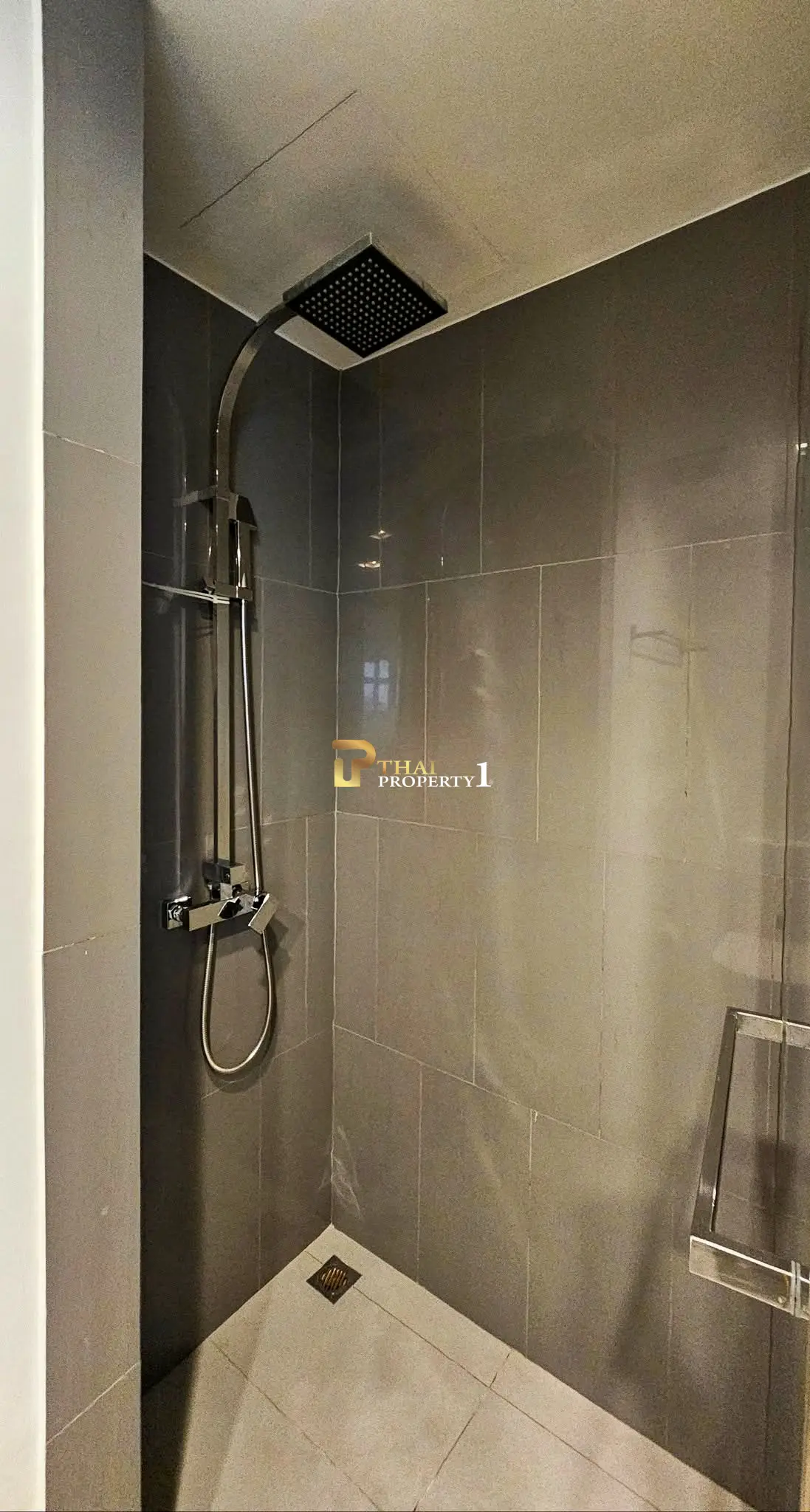 Condo for Sale – Unixx South Pattaya High-Floor Studio Sea & Mountain Views Fully Furnished