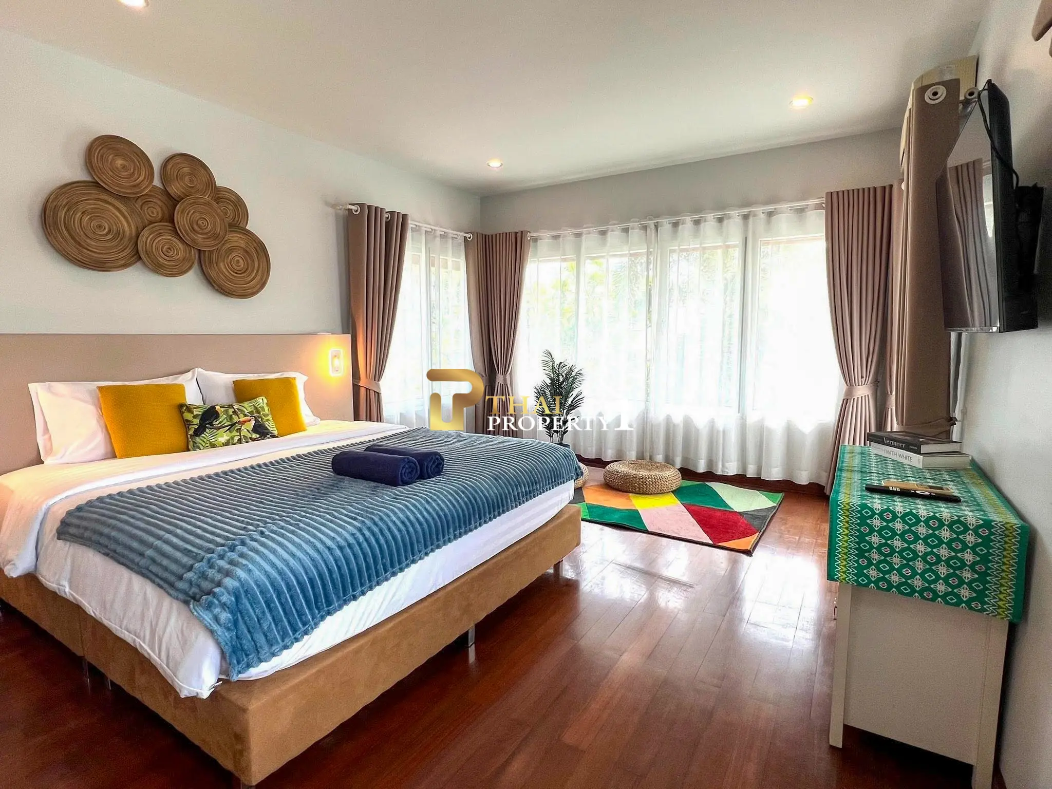 Luxury Seabreeze Pool Villa 32 for Sale in Pattaya Near the Sea Ready to Move In