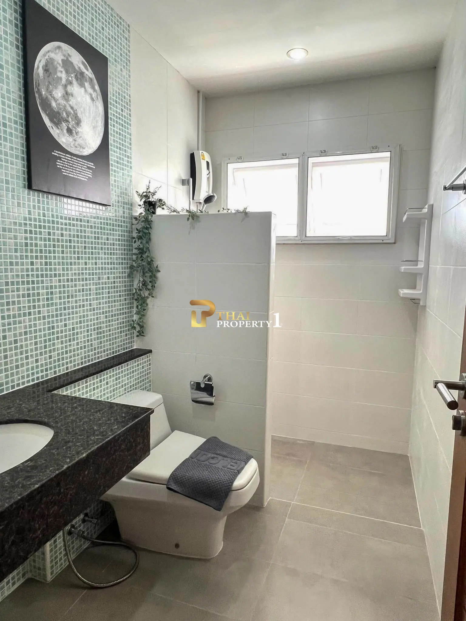 Luxury Seabreeze Pool Villa 32 for Sale in Pattaya Near the Sea Ready to Move In
