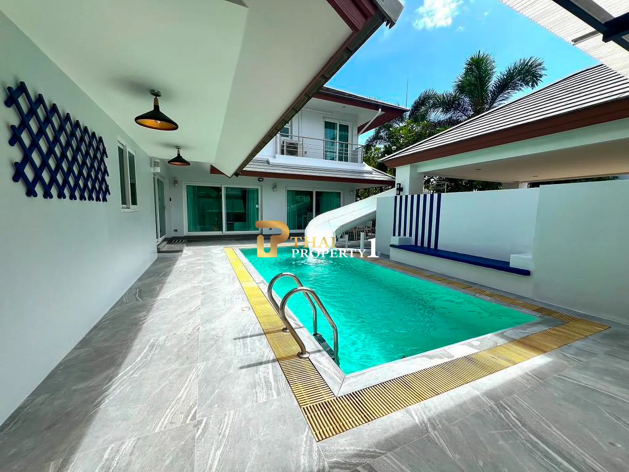 Luxury Seabreeze Pool Villa 32 for Sale in Pattaya Near the Sea Ready to Move In