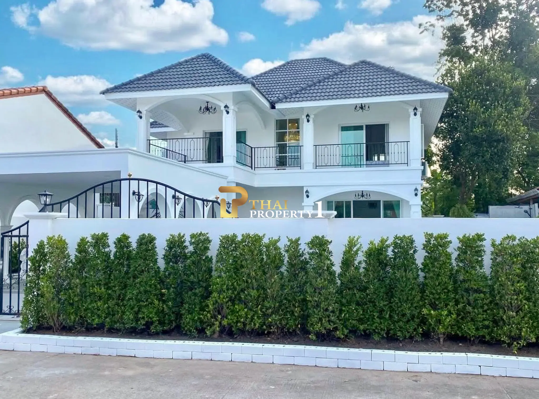 Exclusive Pool Villa for Sale – 5-Bedroom Luxury Home North Pattaya