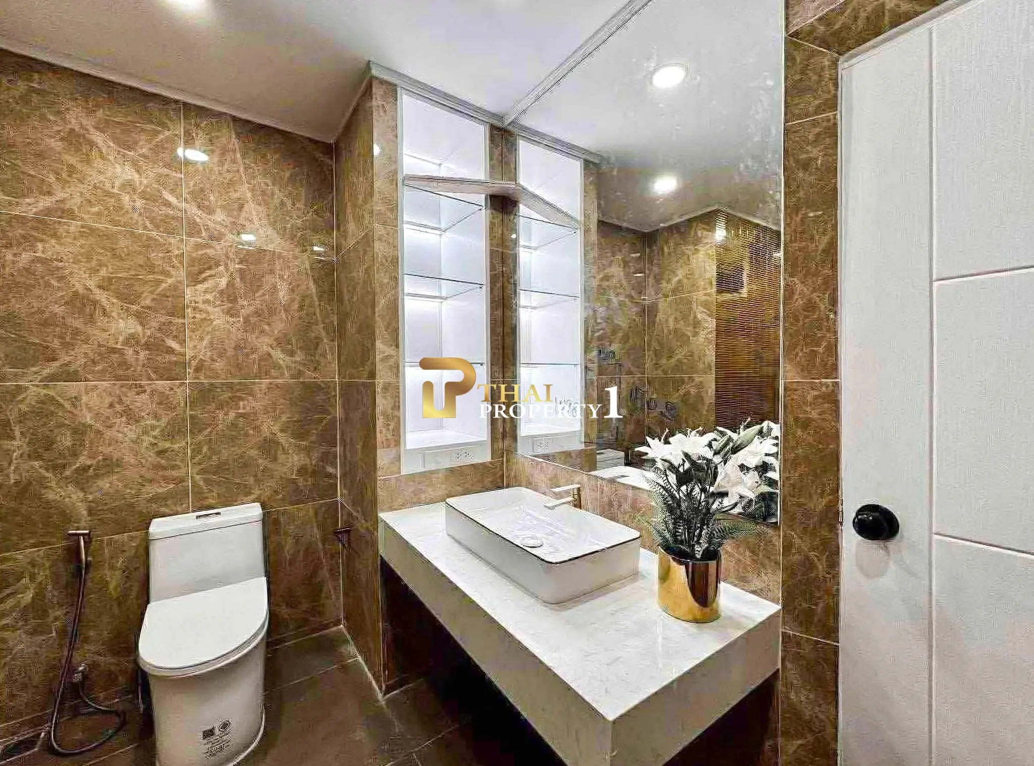 Exclusive Pool Villa for Sale – 5-Bedroom Luxury Home North Pattaya