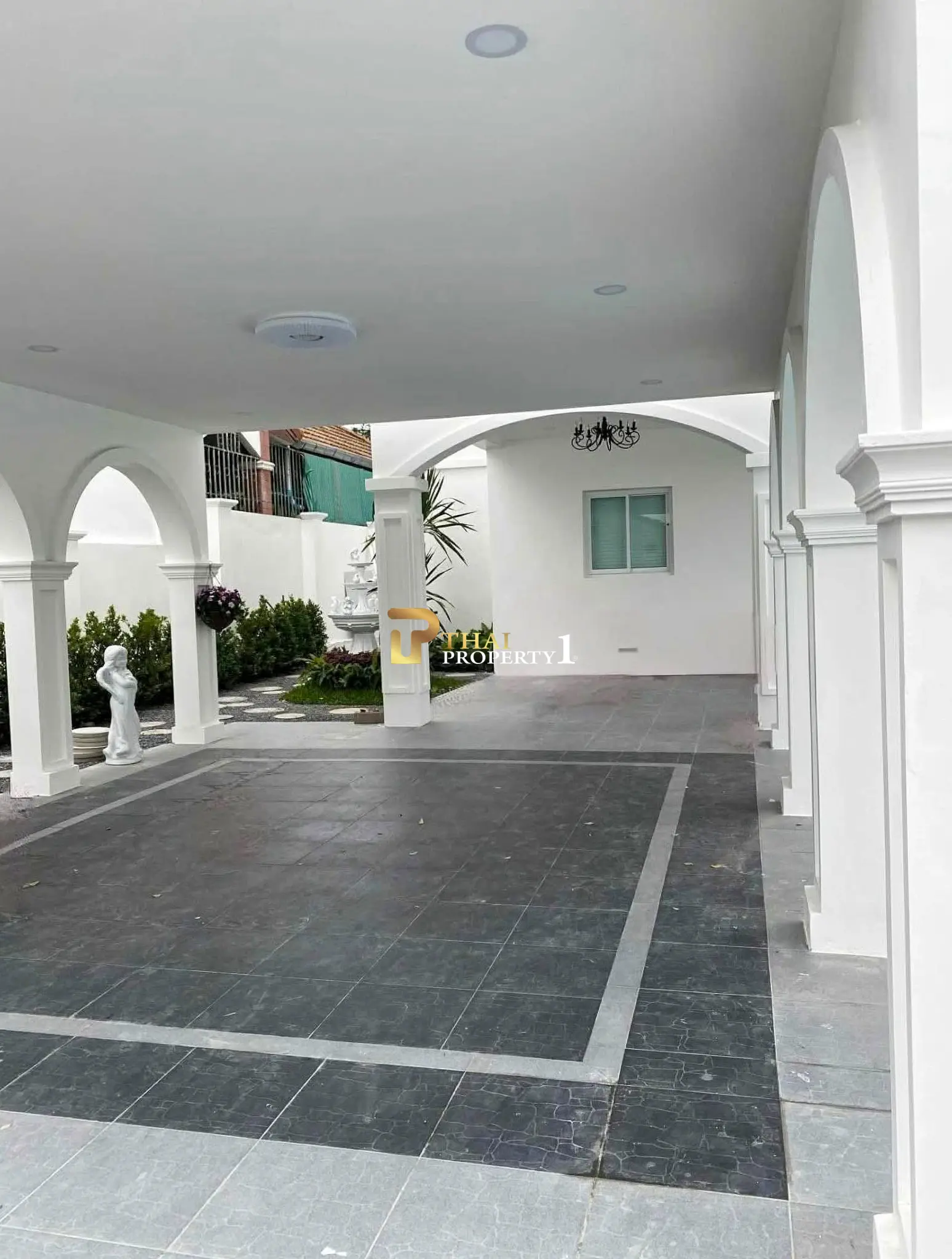 Exclusive Pool Villa for Sale – 5-Bedroom Luxury Home North Pattaya