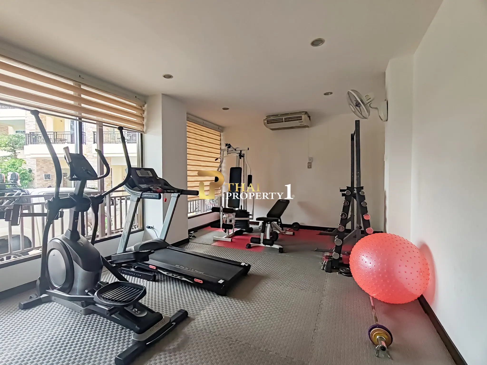 คอนโด 2 ห้องนอน ใกล้หาดนาจอมเทียน วิวทะเล ซันไรซ์ บีช รีสอร์ท แอนด์ เรสซิเดนซ์