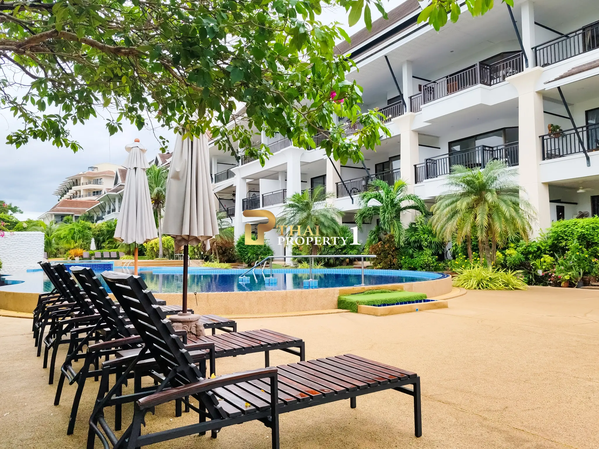 คอนโด 2 ห้องนอน ใกล้หาดนาจอมเทียน วิวทะเล ซันไรซ์ บีช รีสอร์ท แอนด์ เรสซิเดนซ์
