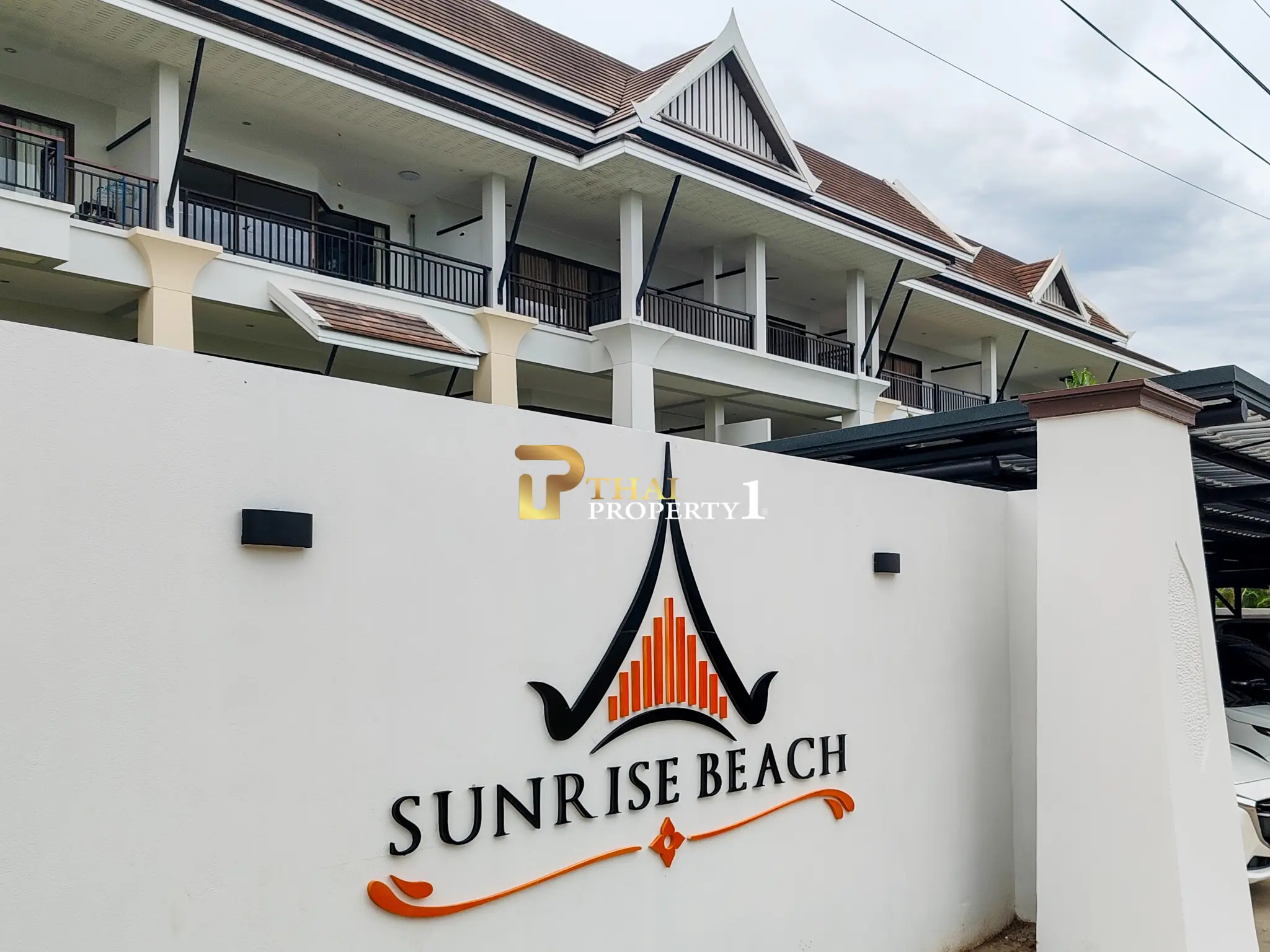 คอนโด 2 ห้องนอน ใกล้หาดนาจอมเทียน วิวทะเล ซันไรซ์ บีช รีสอร์ท แอนด์ เรสซิเดนซ์