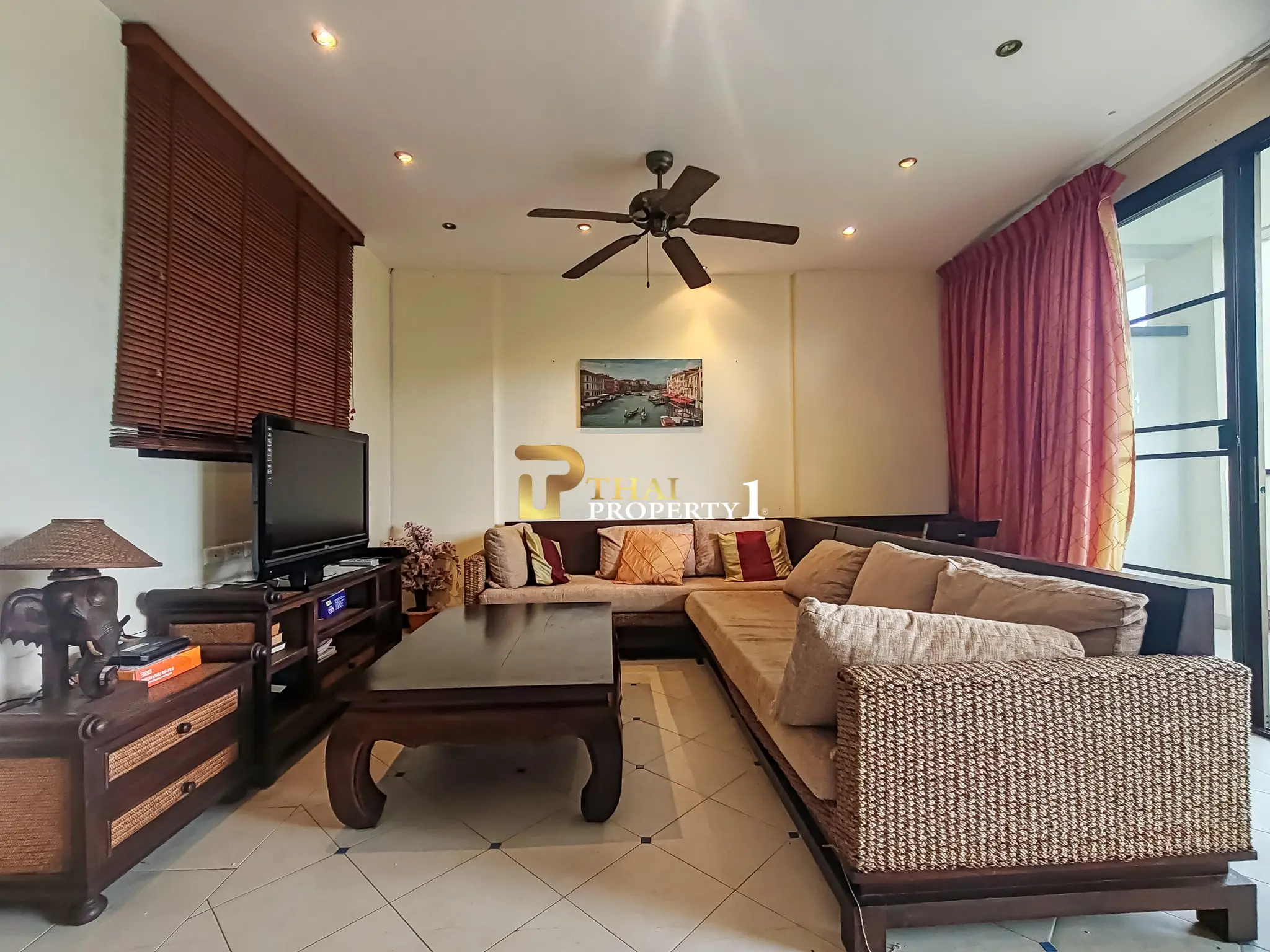 คอนโด 2 ห้องนอน ใกล้หาดนาจอมเทียน วิวทะเล ซันไรซ์ บีช รีสอร์ท แอนด์ เรสซิเดนซ์