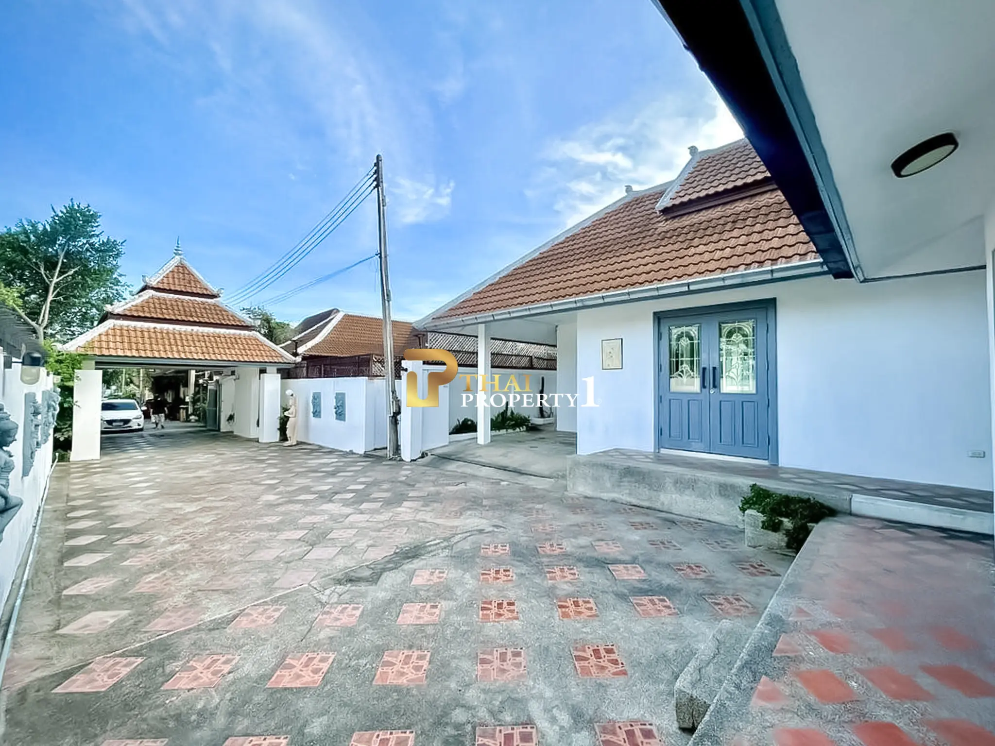 Investeringsbassengvilla med 3 soverom til salgs – Øst-Pattaya nær Chak Nok Lake