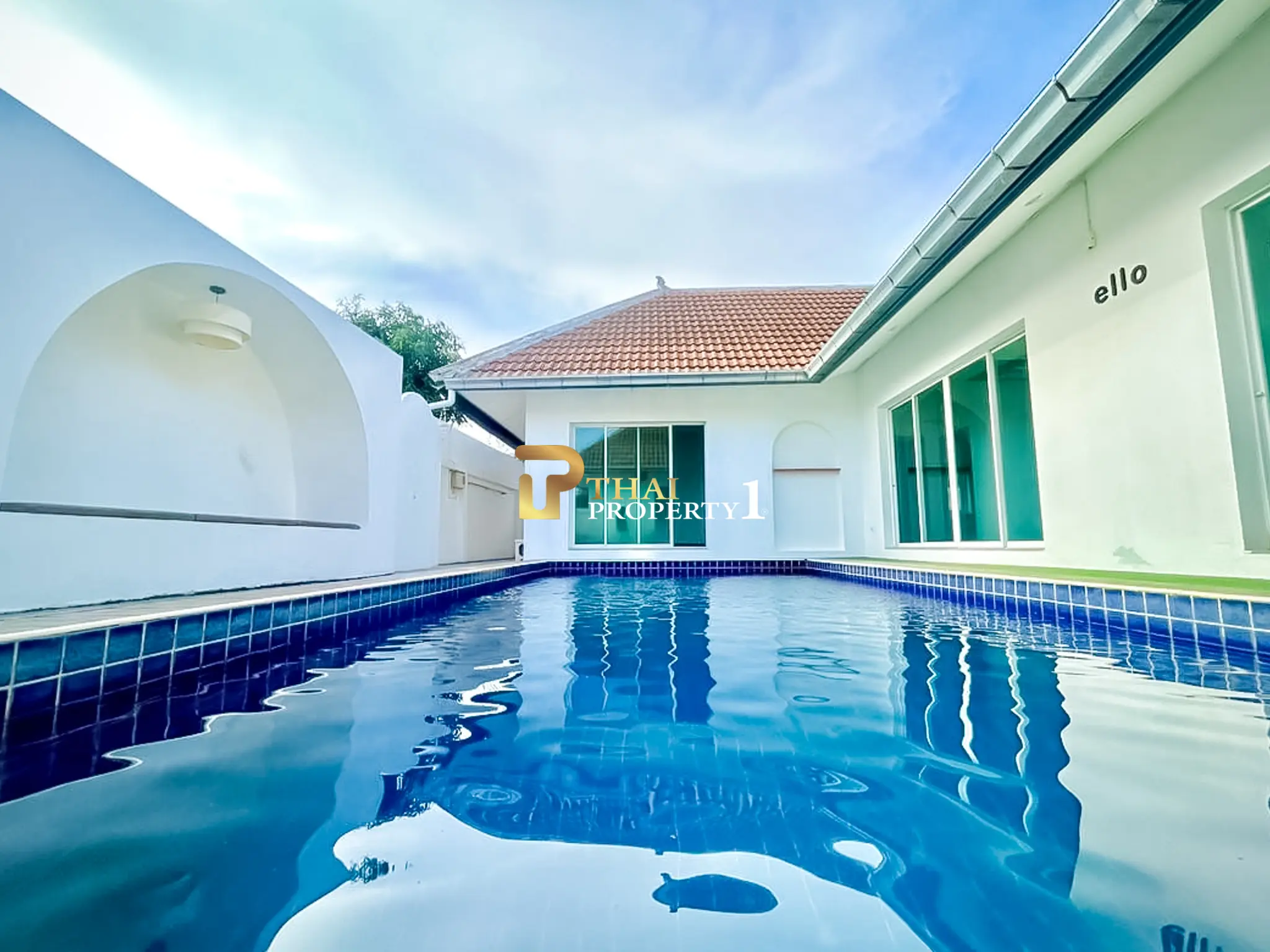 Investeringsbassengvilla med 3 soverom til salgs – Øst-Pattaya nær Chak Nok Lake