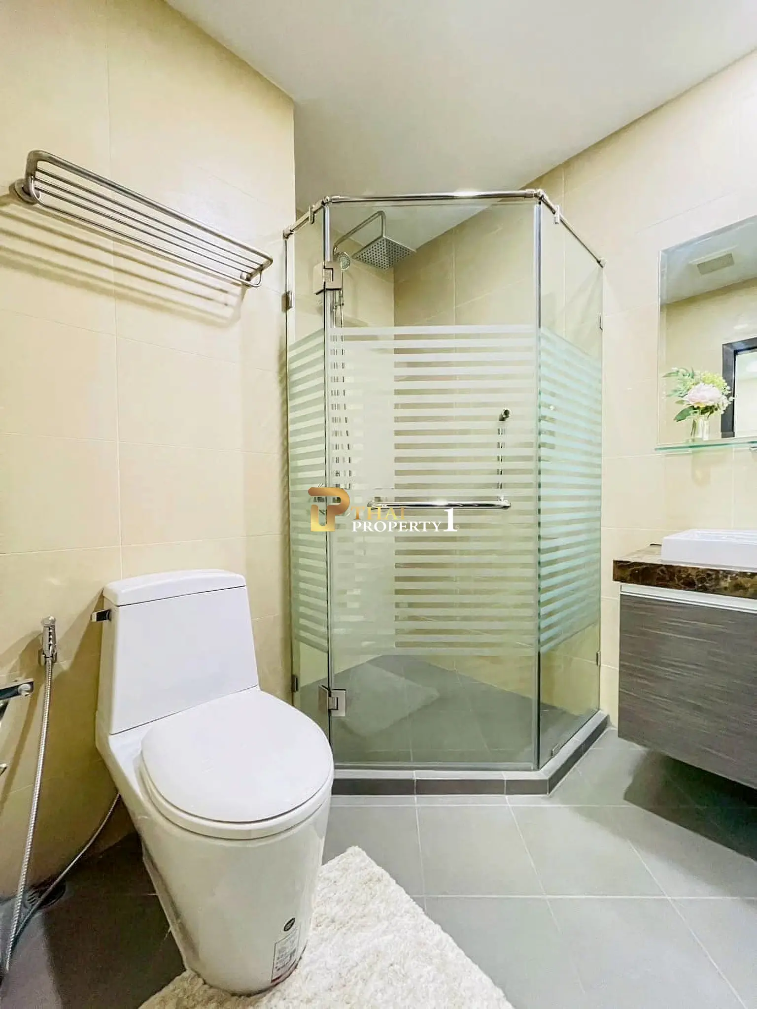 Dusit Grand Condo View – For Sale City & Sea View Condo in Pattaya