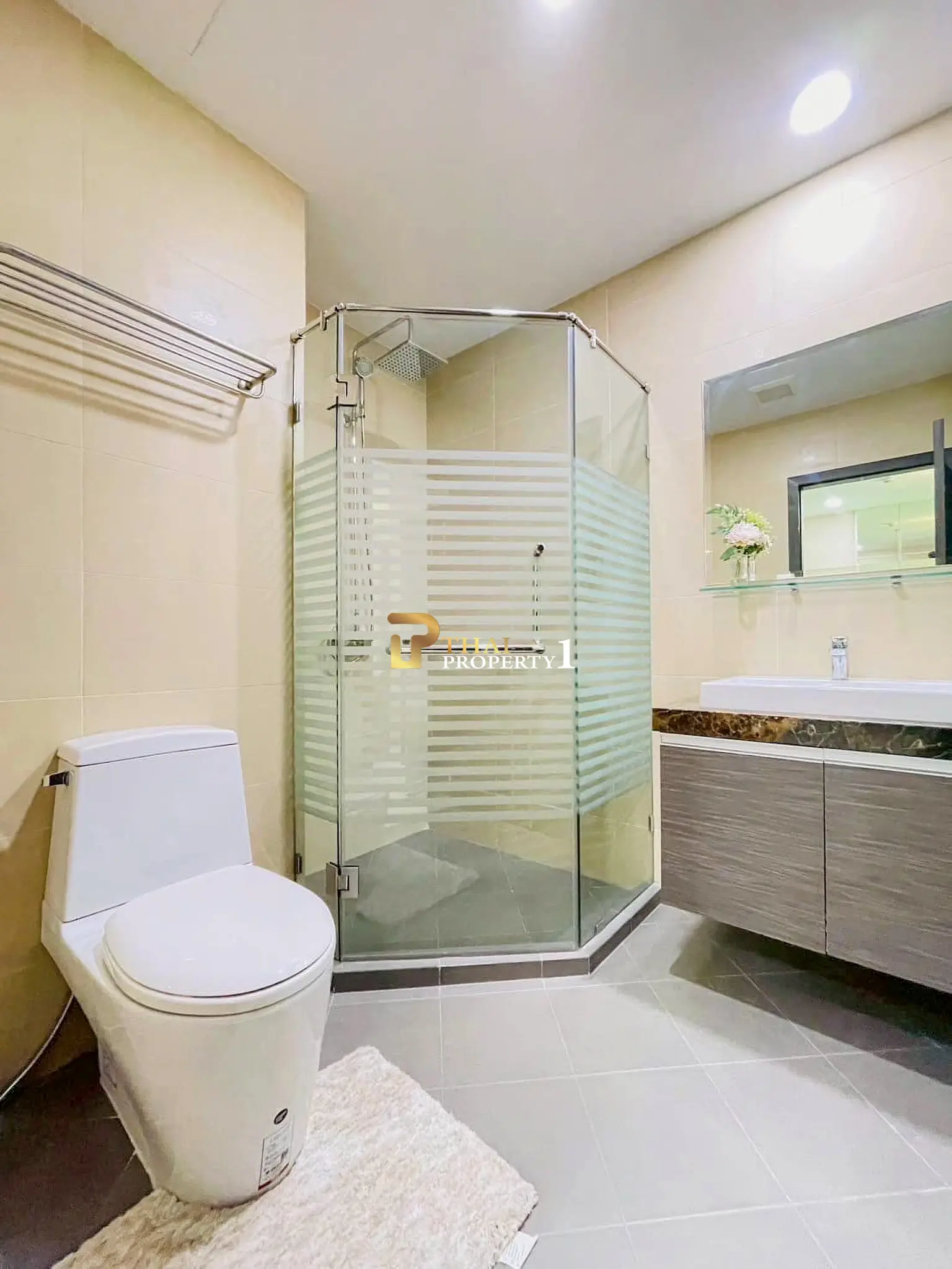 Dusit Grand Condo View – For Sale City & Sea View Condo in Pattaya