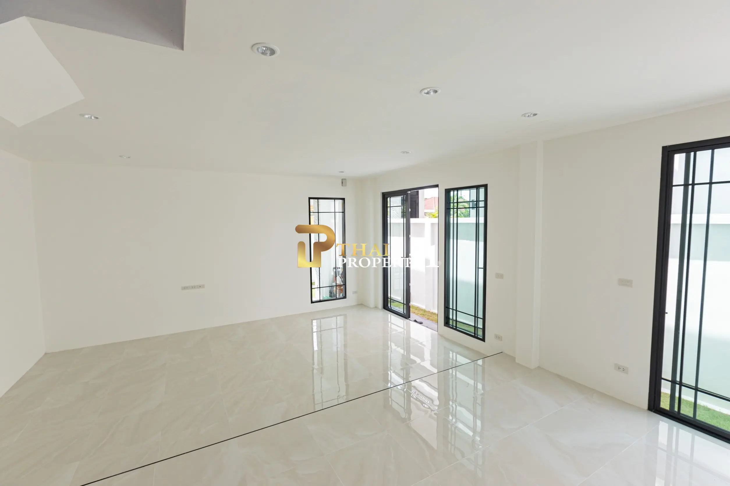 บ้านแฝดสไตล์โมเดิร์น ลักซัวรี่ ทำเลเขาน้อย พัทยากลาง