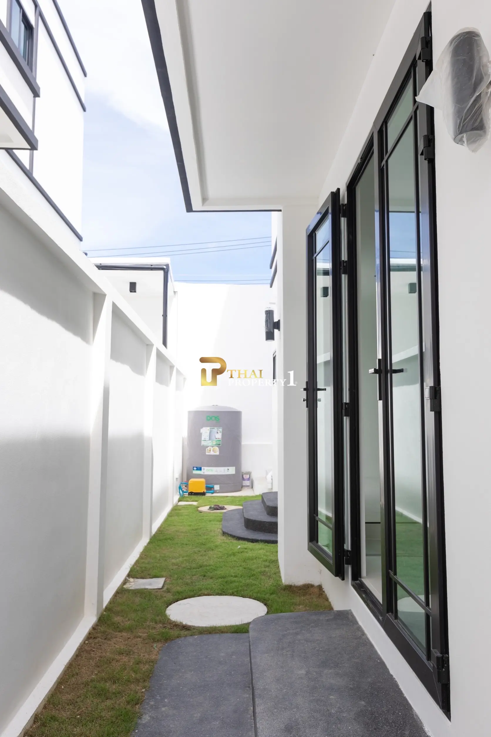 บ้านแฝดสไตล์โมเดิร์น ลักซัวรี่ ทำเลเขาน้อย พัทยากลาง