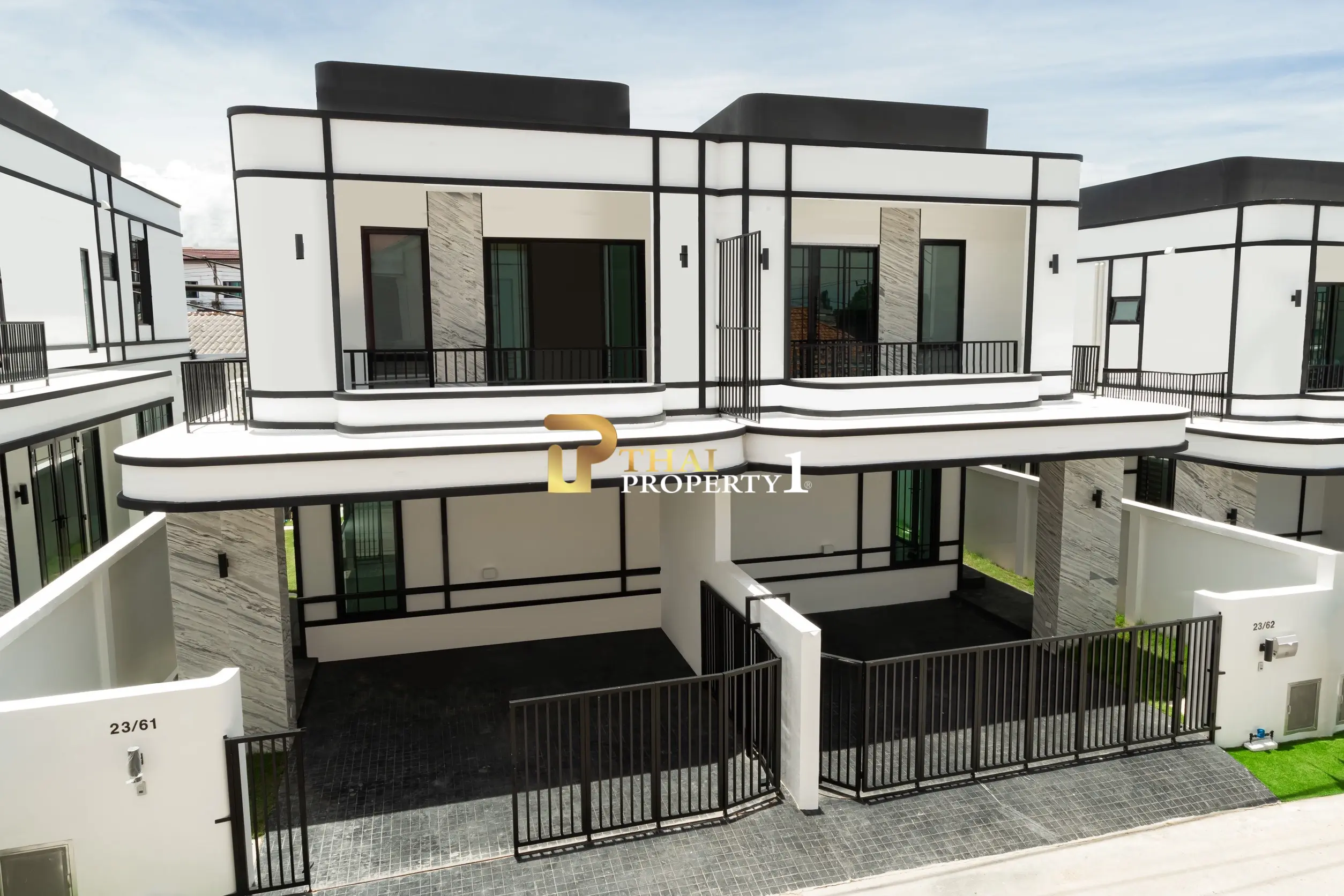 บ้านแฝดสไตล์โมเดิร์น ลักซัวรี่ ทำเลเขาน้อย พัทยากลาง