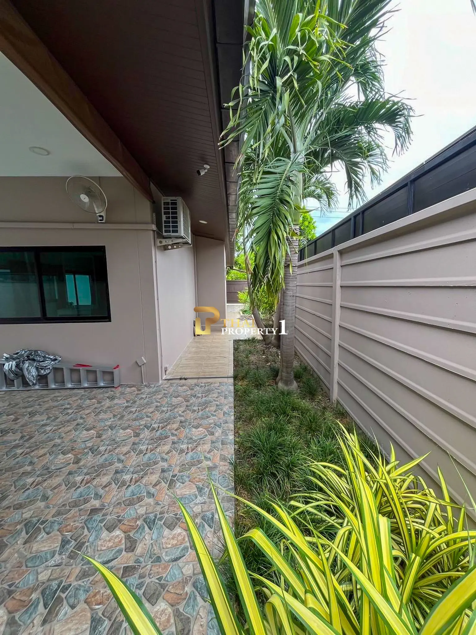 ขายบ้านพูลวิลล่ารีโนเวทใหม่ทั้งหลัง – Baan Pattaya 5