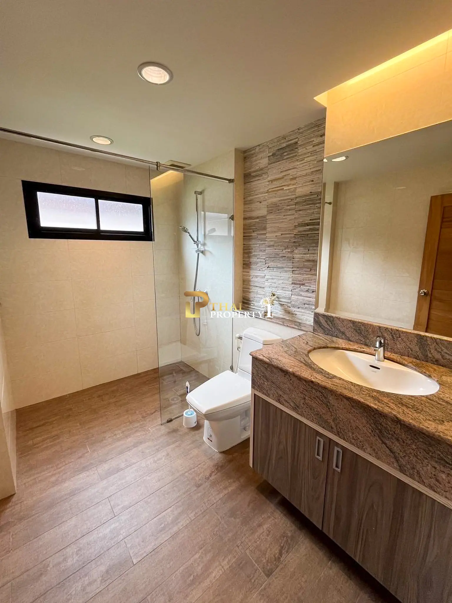 ขายบ้านพูลวิลล่ารีโนเวทใหม่ทั้งหลัง – Baan Pattaya 5