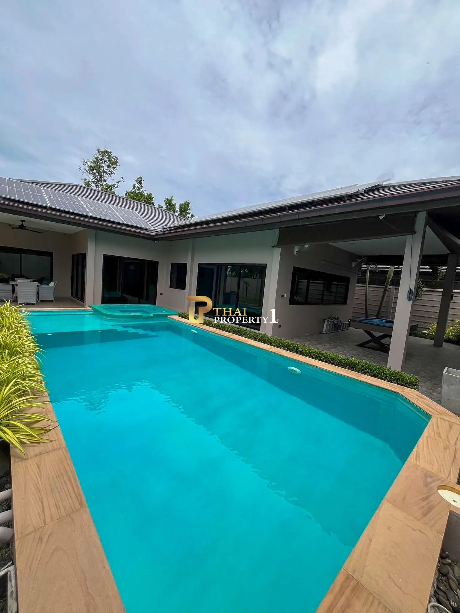 ขายบ้านพูลวิลล่ารีโนเวทใหม่ทั้งหลัง – Baan Pattaya 5
