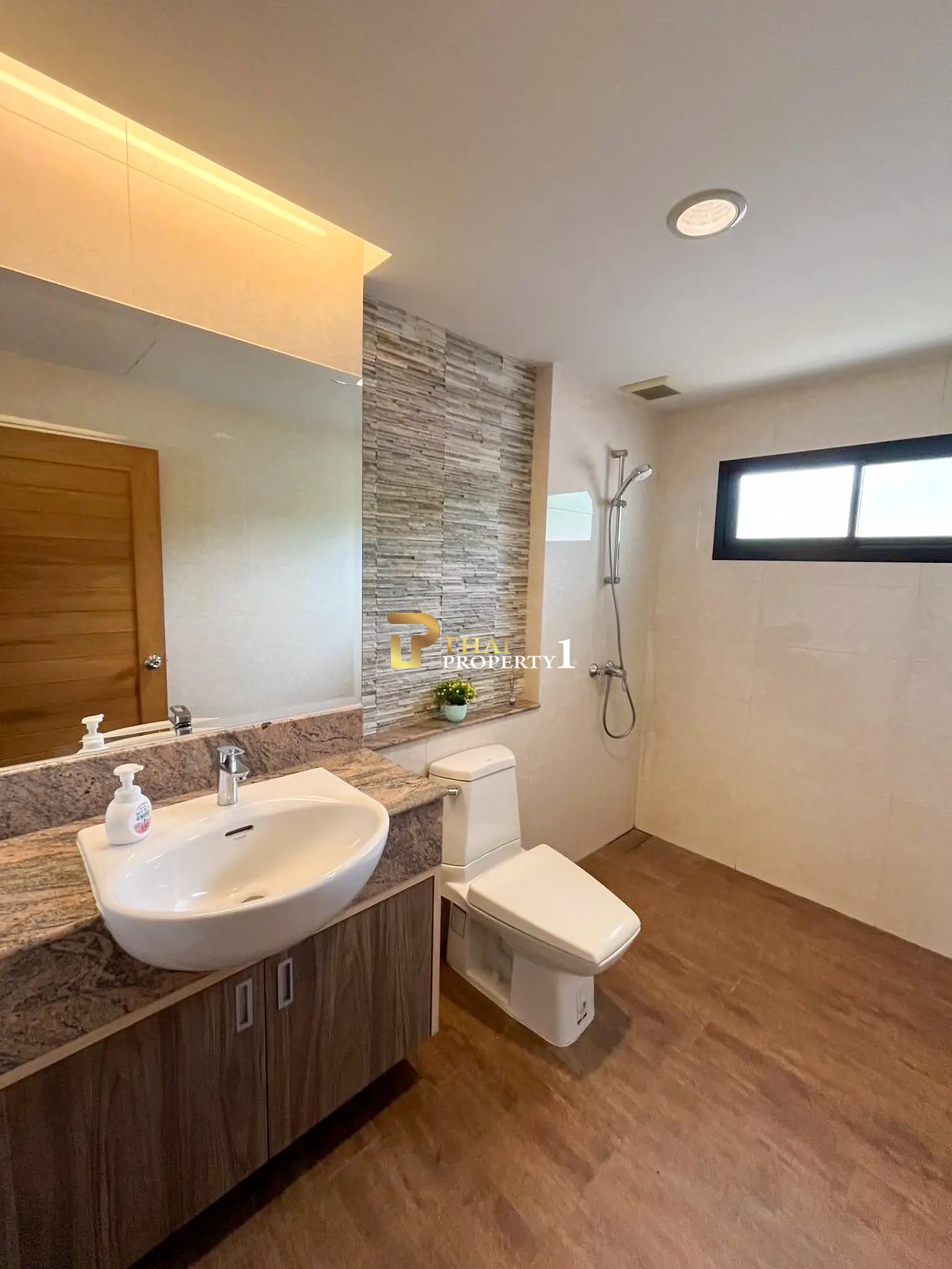 ขายบ้านพูลวิลล่ารีโนเวทใหม่ทั้งหลัง – Baan Pattaya 5