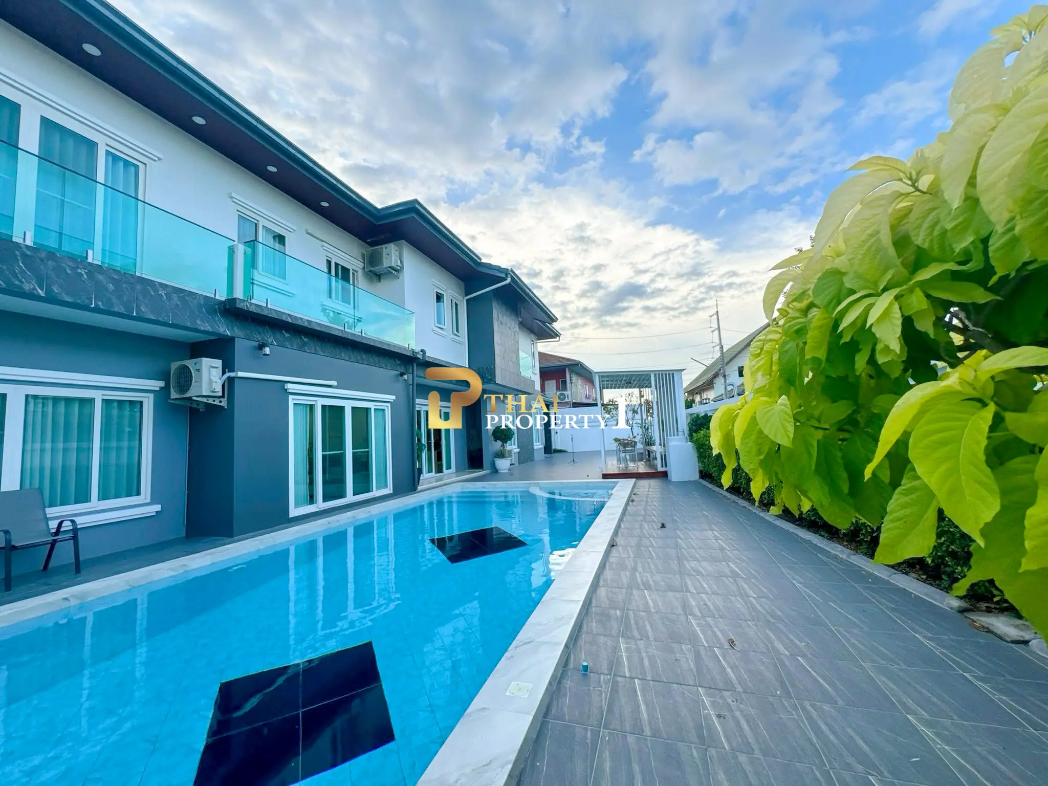 Stor luksusvilla med basseng til salgs – Ved Mabprachan-reservoaret Kristina Villa Pattaya