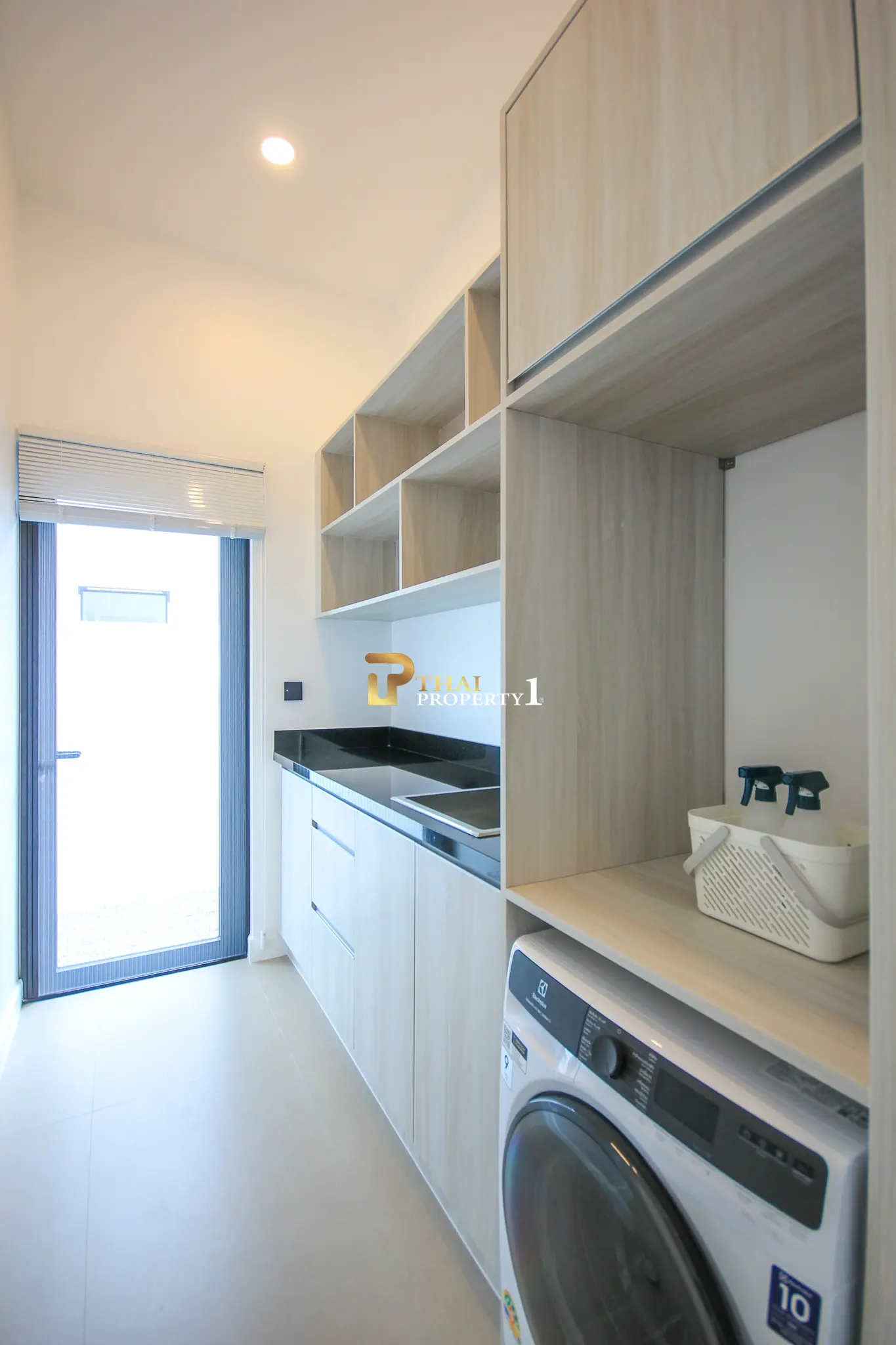 Ny off-plan moderne bassengvilla med 3 soverom i Botanica Hua Hin