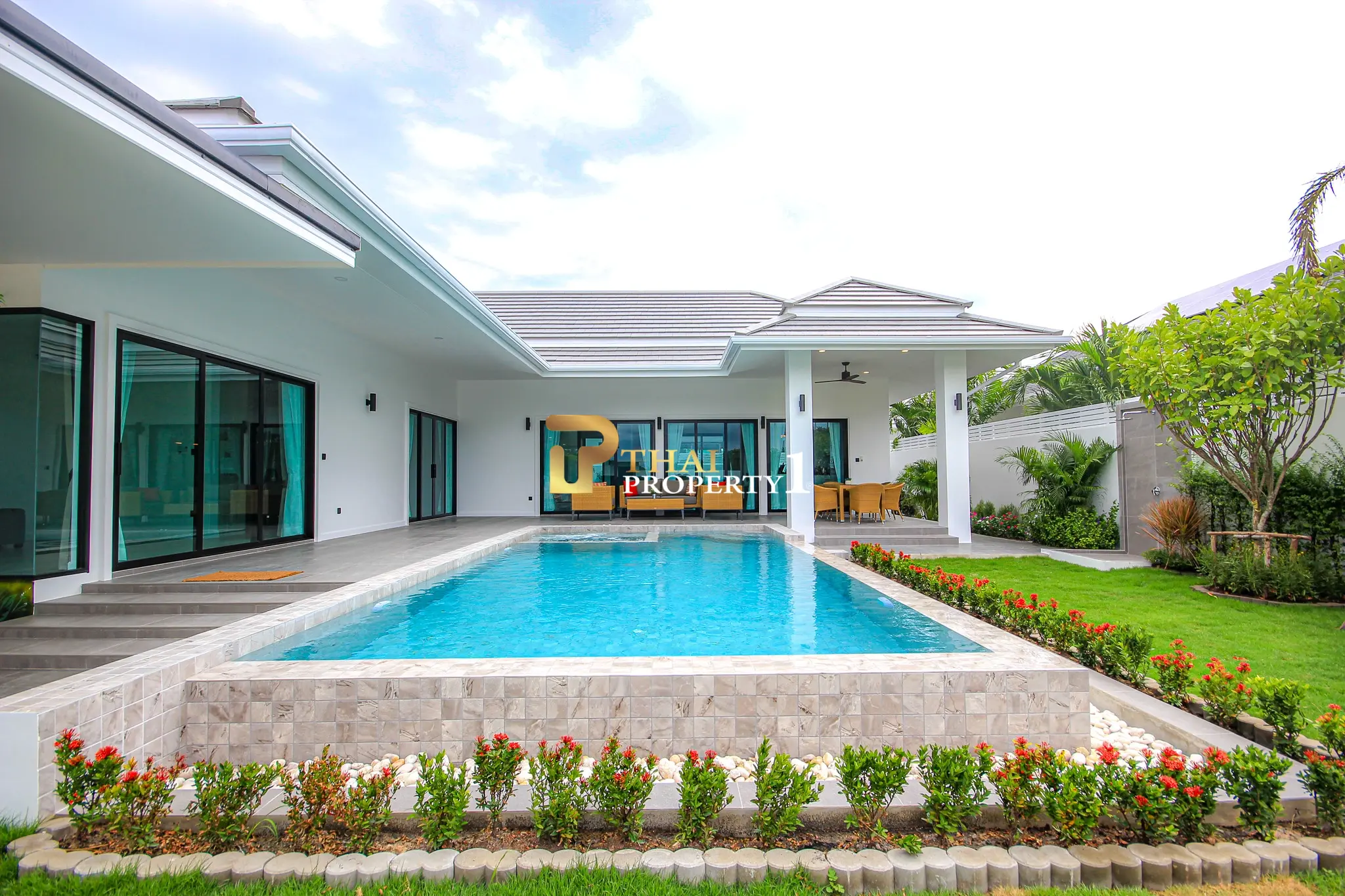 Ny off-plan moderne bassengvilla med 3 soverom i Botanica Hua Hin