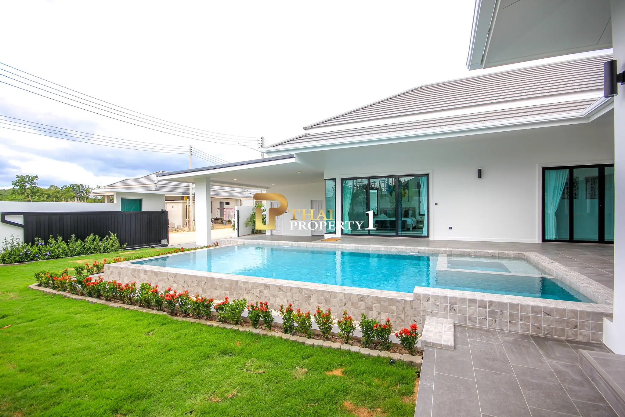 Ny off-plan moderne bassengvilla med 3 soverom i Botanica Hua Hin