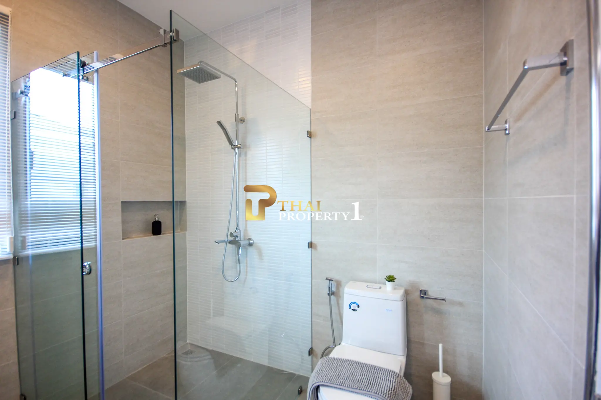 Ny off-plan moderne bassengvilla med 3 soverom i Botanica Hua Hin
