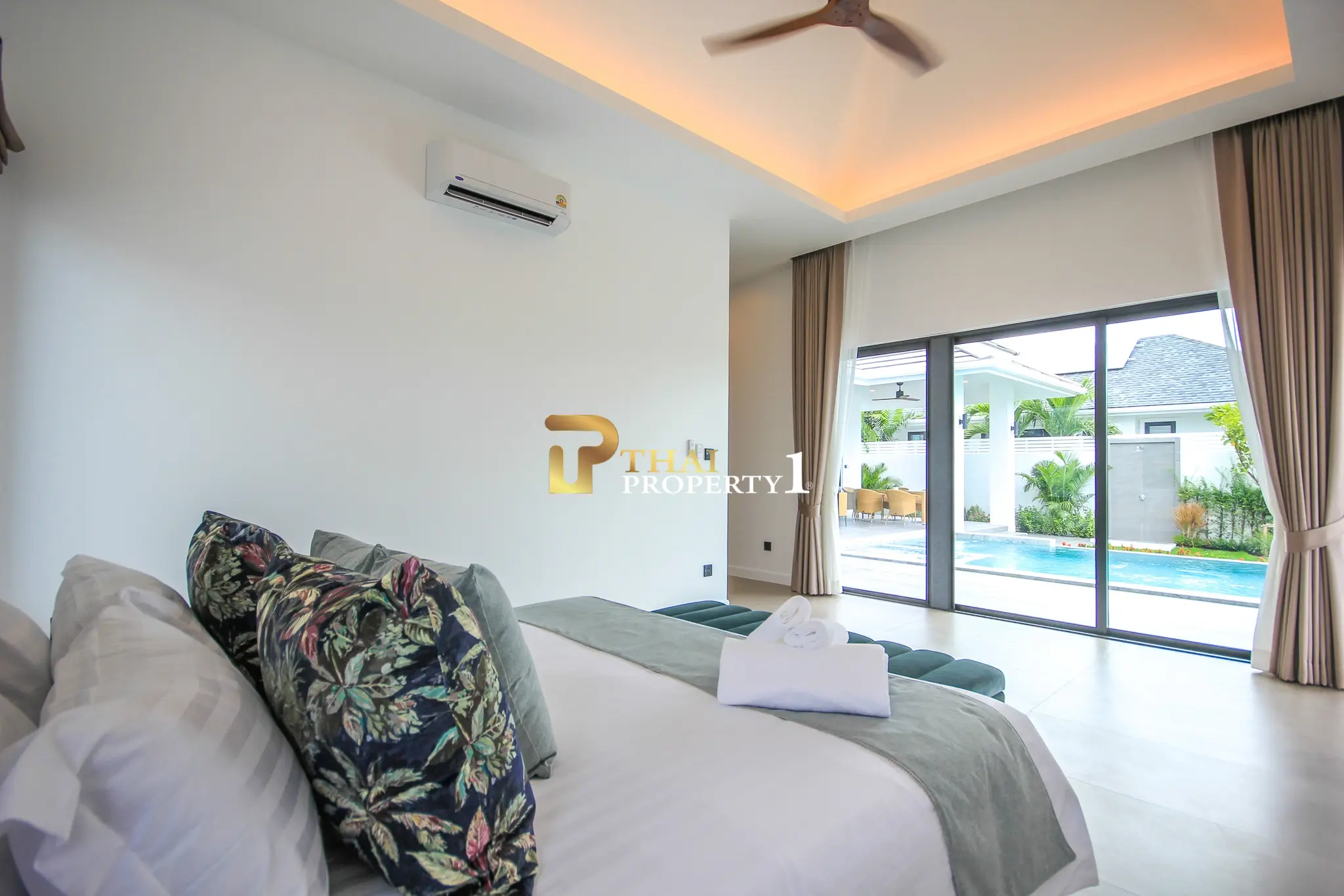 Ny off-plan moderne bassengvilla med 3 soverom i Botanica Hua Hin