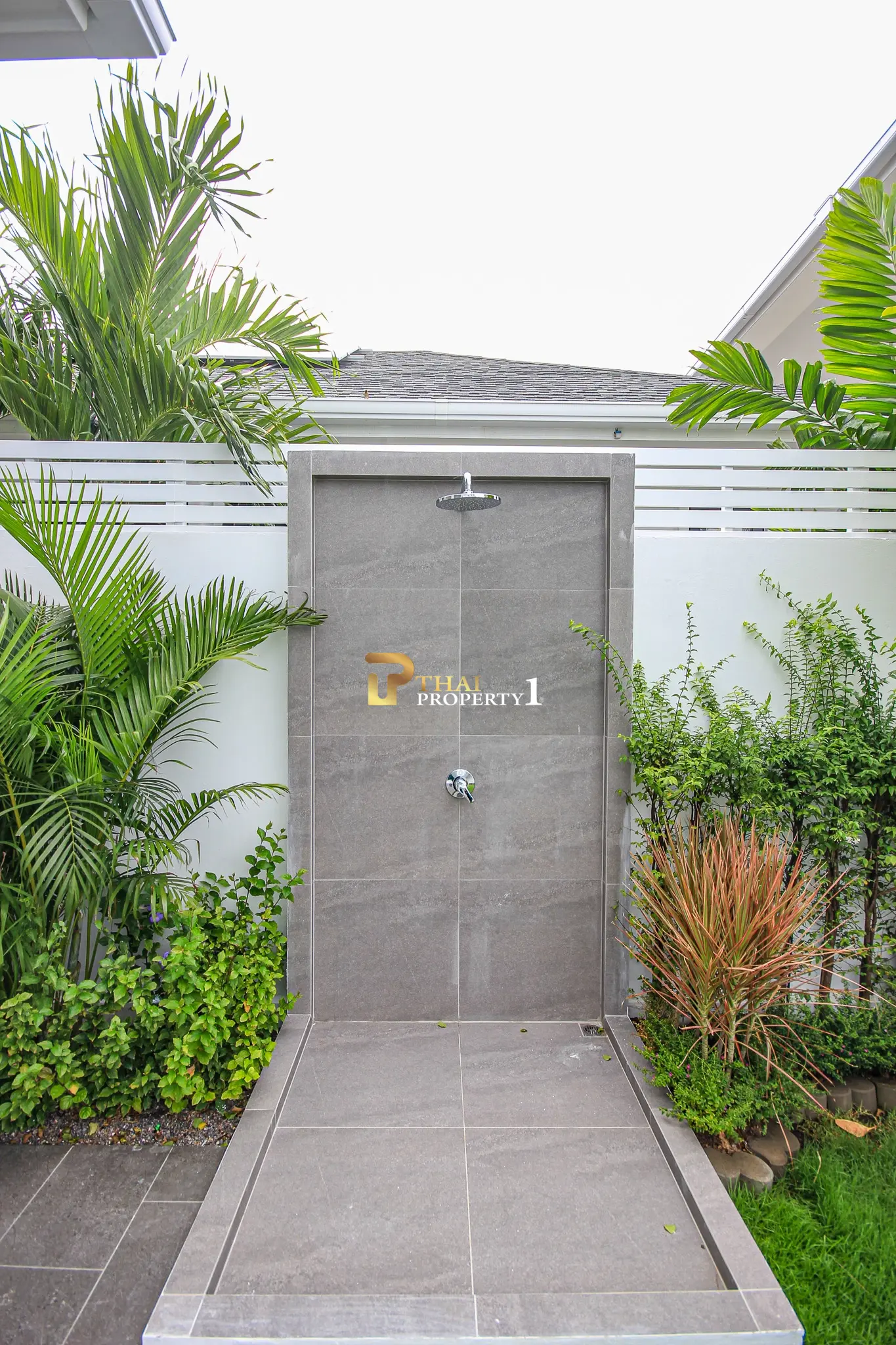 Ny off-plan moderne bassengvilla med 3 soverom i Botanica Hua Hin