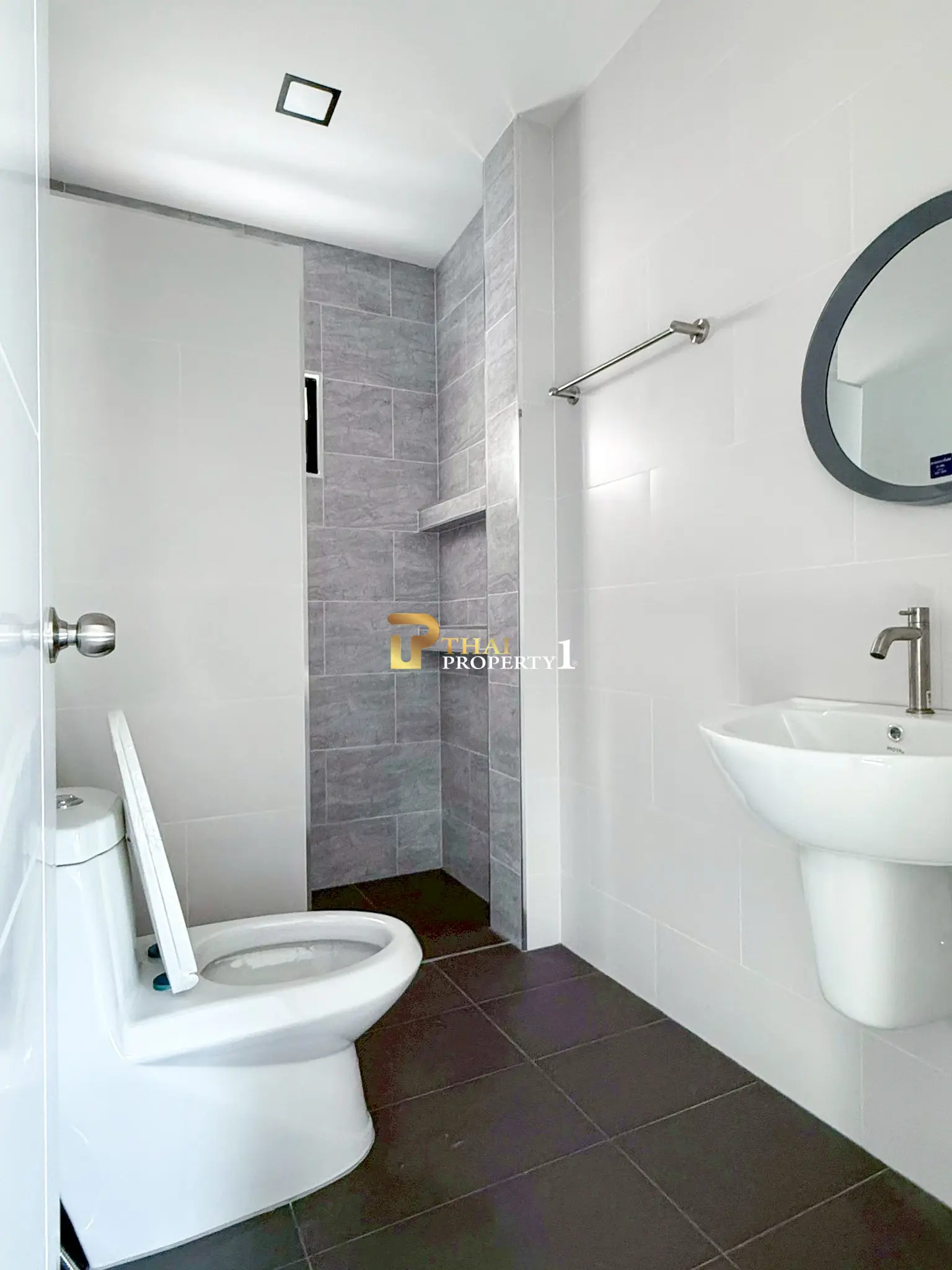 Enebolig på ett plan til salgs – 2 Bedroom Rong Po, Pattaya Startpris kun 2,49 MB