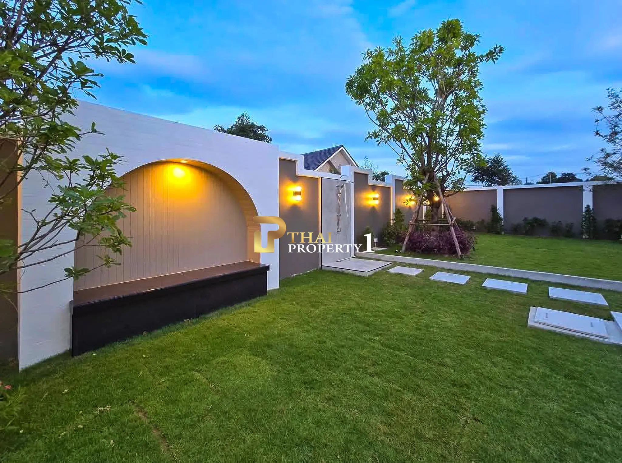 บ้านในฝันที่มีอยู่จริง ขาย Modern Classic Pool Villas Pattaya ใกล้อ่างเก็บน้ำมาบประชัน