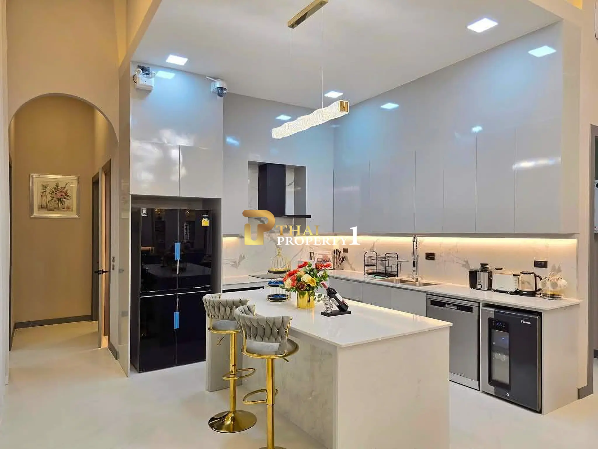 บ้านในฝันที่มีอยู่จริง ขาย Modern Classic Pool Villas Pattaya ใกล้อ่างเก็บน้ำมาบประชัน