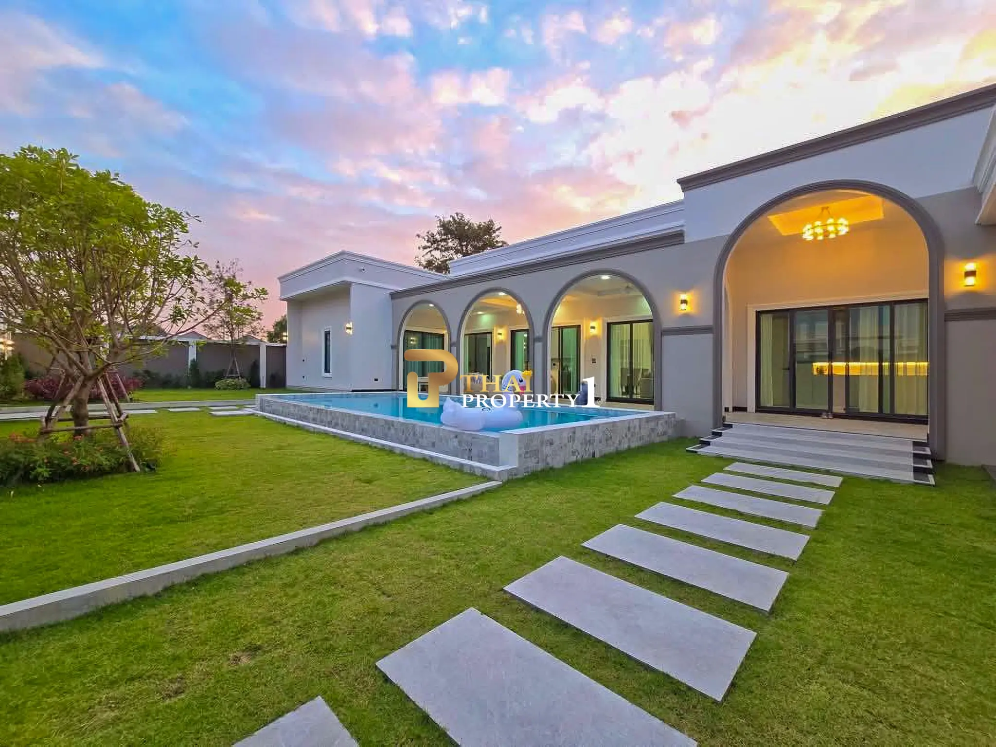 บ้านในฝันที่มีอยู่จริง ขาย Modern Classic Pool Villas Pattaya ใกล้อ่างเก็บน้ำมาบประชัน