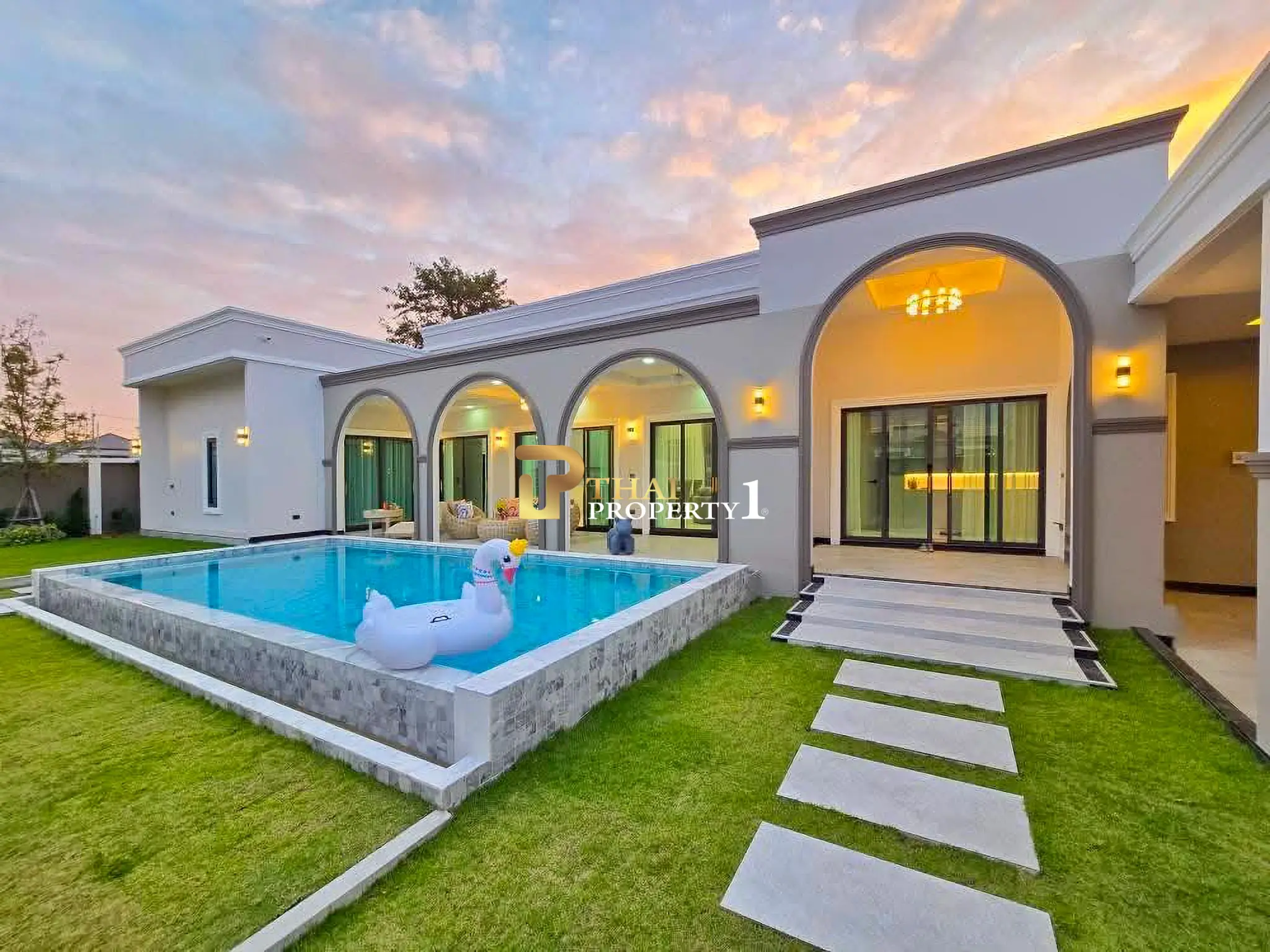บ้านในฝันที่มีอยู่จริง ขาย Modern Classic Pool Villas Pattaya ใกล้อ่างเก็บน้ำมาบประชัน