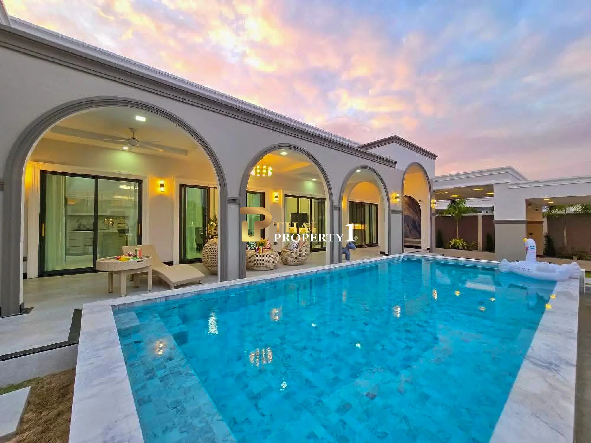 บ้านในฝันที่มีอยู่จริง ขาย Modern Classic Pool Villas Pattaya ใกล้อ่างเก็บน้ำมาบประชัน