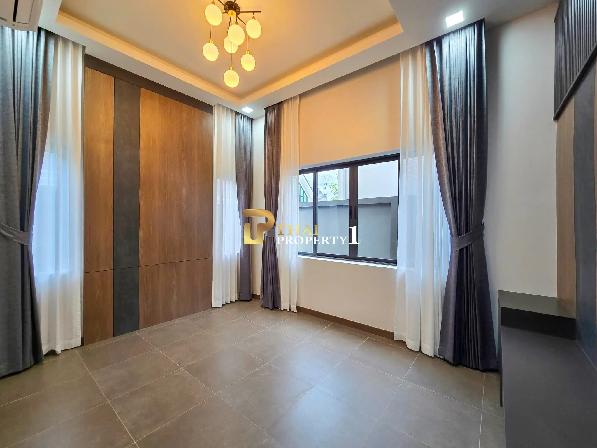 Nybygd klassisk stil Pool Villa i Pattaya – Kun 400 m fra Mabprachan-reservoaret