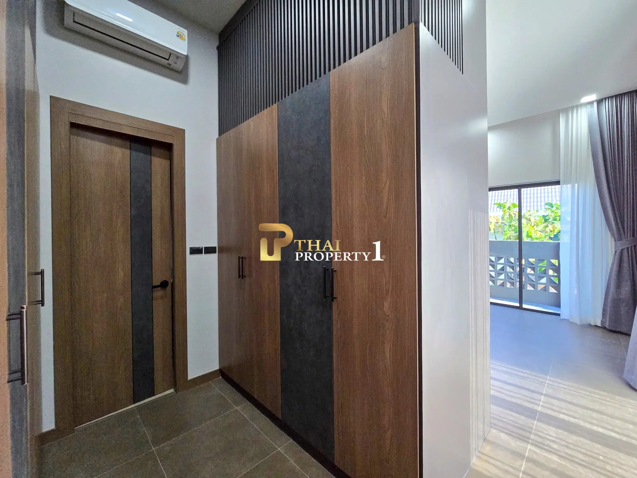 Nybygd klassisk stil Pool Villa i Pattaya – Kun 400 m fra Mabprachan-reservoaret