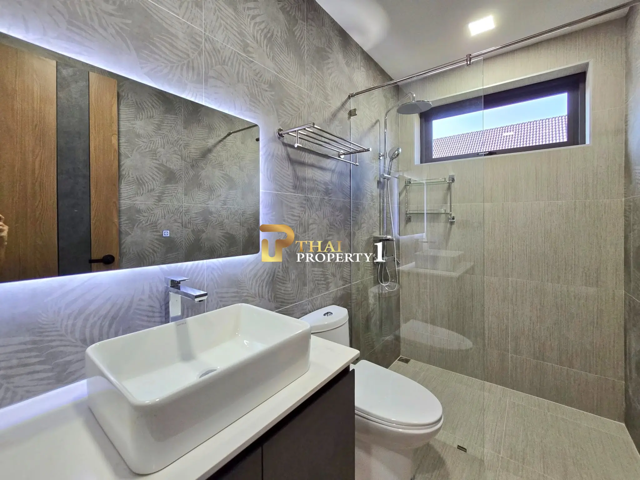 Nybygd klassisk stil Pool Villa i Pattaya – Kun 400 m fra Mabprachan-reservoaret