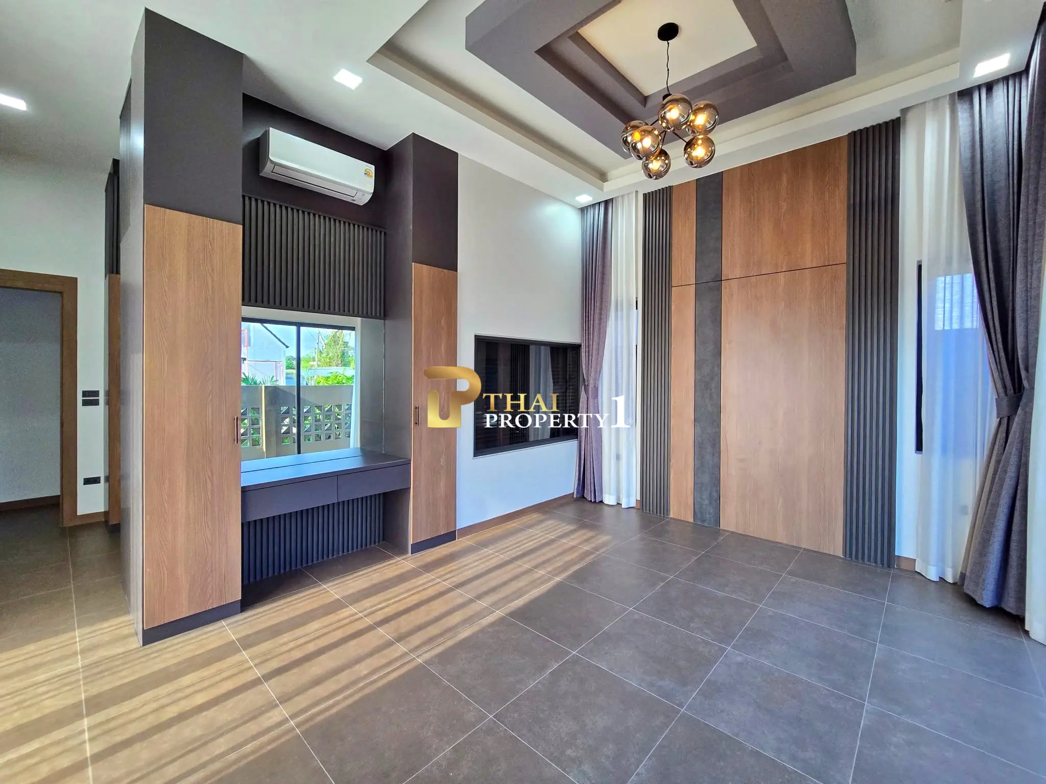 Nybygd klassisk stil Pool Villa i Pattaya – Kun 400 m fra Mabprachan-reservoaret