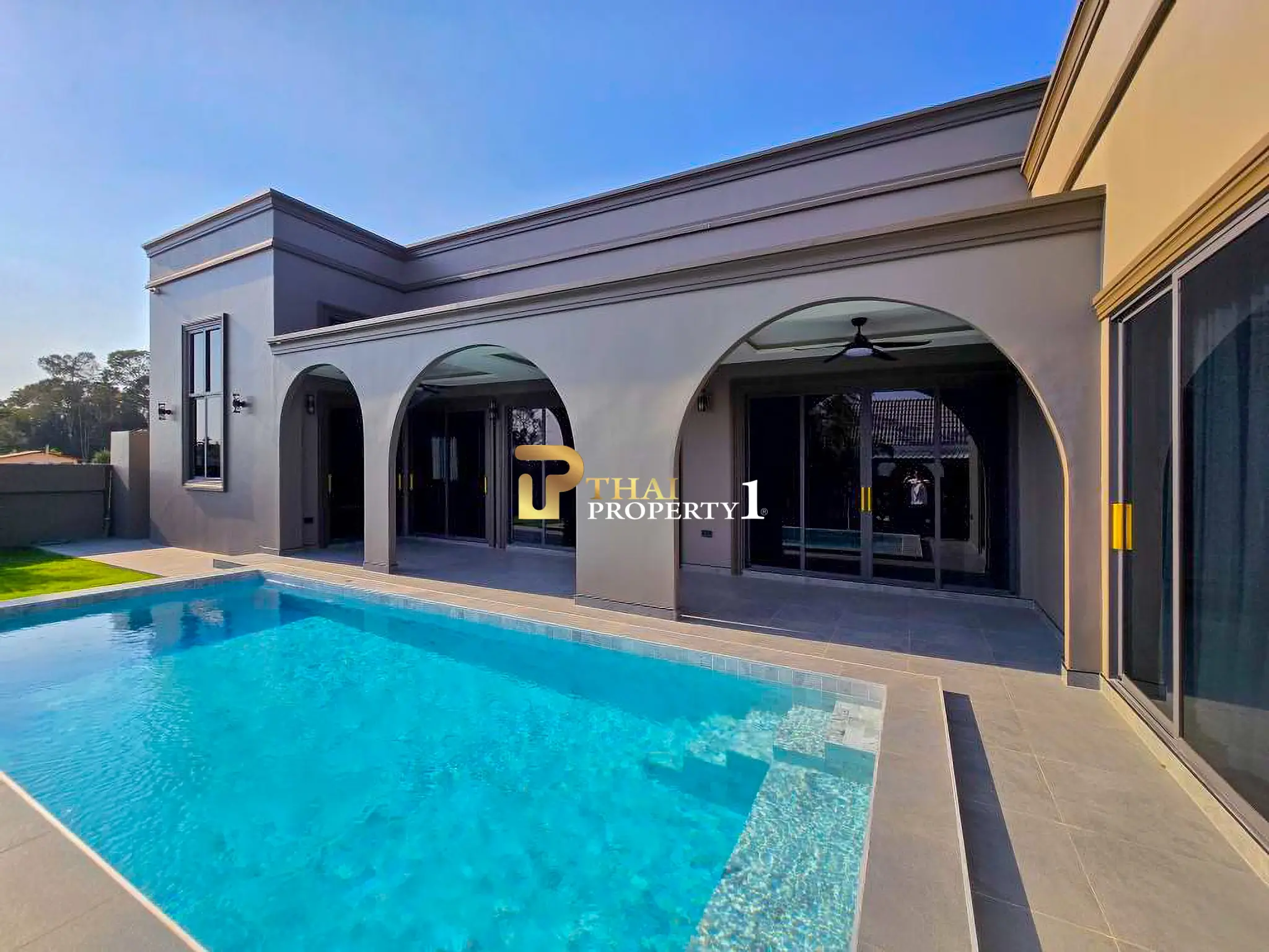 Nybygd klassisk stil Pool Villa i Pattaya – Kun 400 m fra Mabprachan-reservoaret