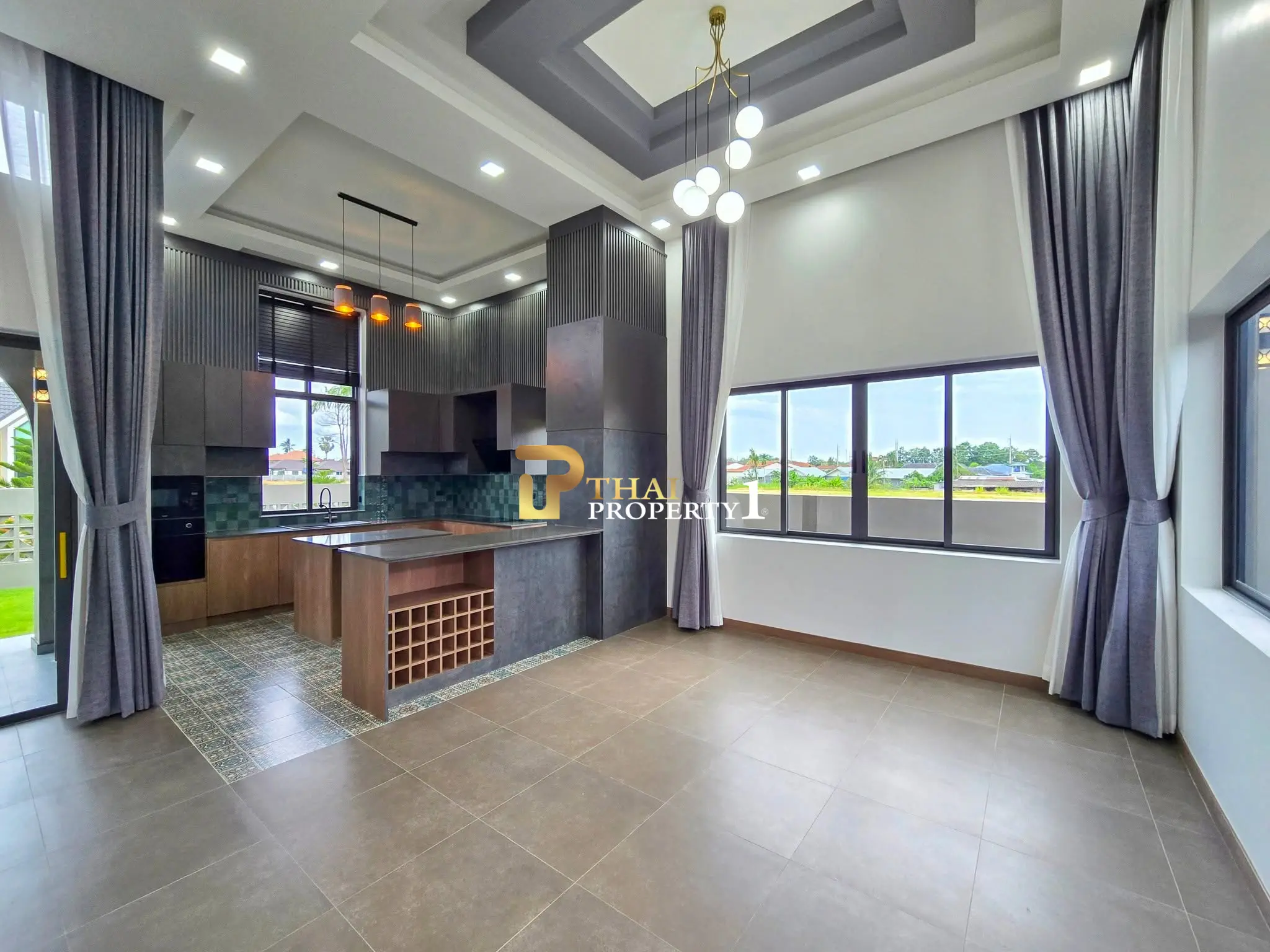 Nybygd klassisk stil Pool Villa i Pattaya – Kun 400 m fra Mabprachan-reservoaret
