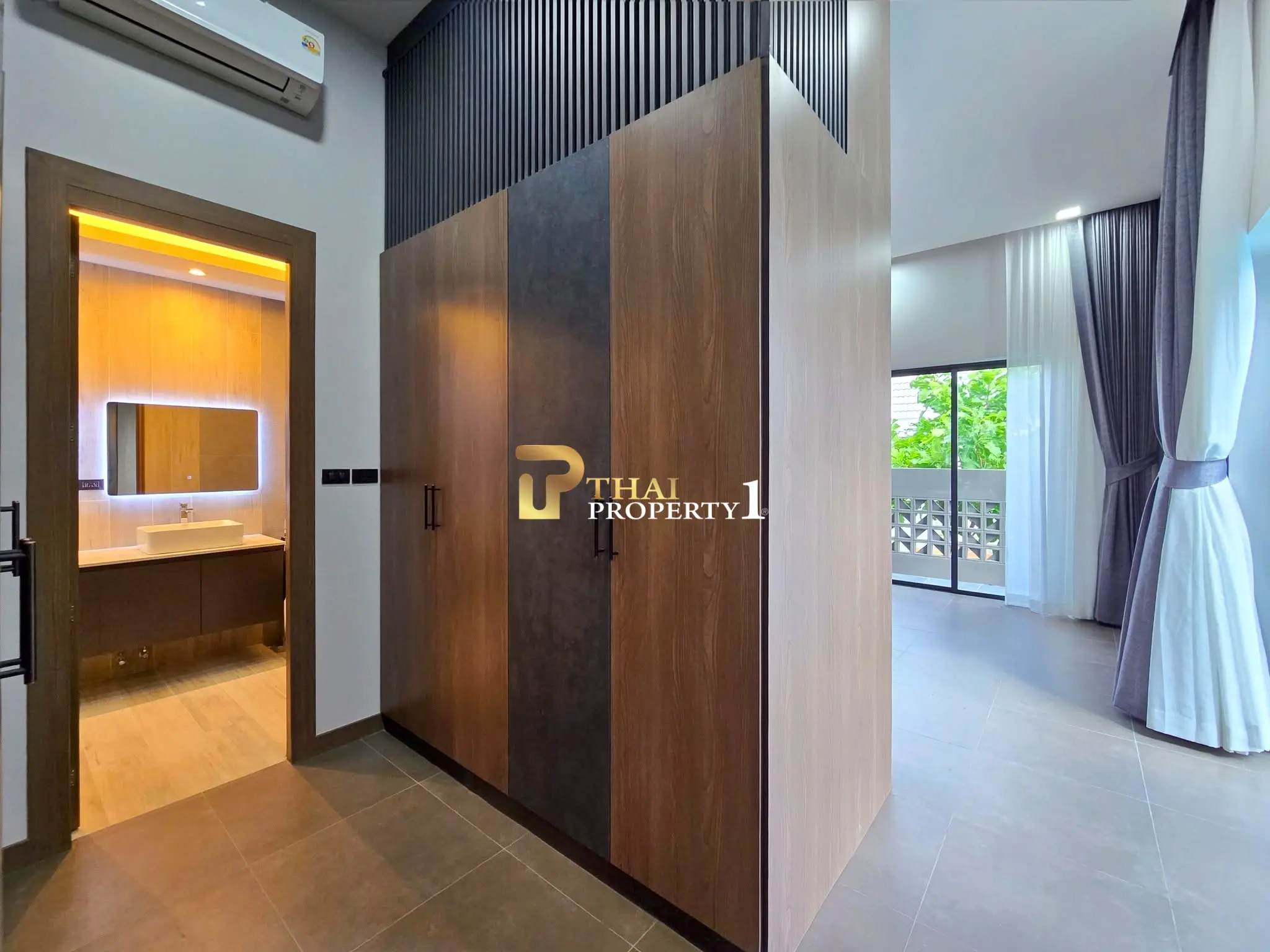 Nybygd klassisk stil Pool Villa i Pattaya – Kun 400 m fra Mabprachan-reservoaret
